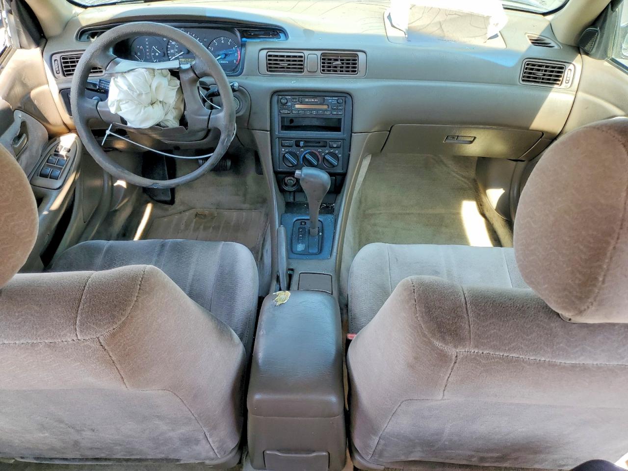 1998 Toyota Camry Le Black vin: JT2BG22K2W0113481