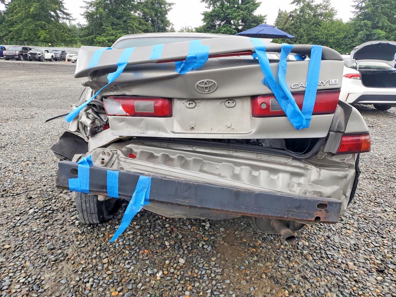 1998 Toyota Camry Le Серебряный vin: JT2BG22K2W0130989