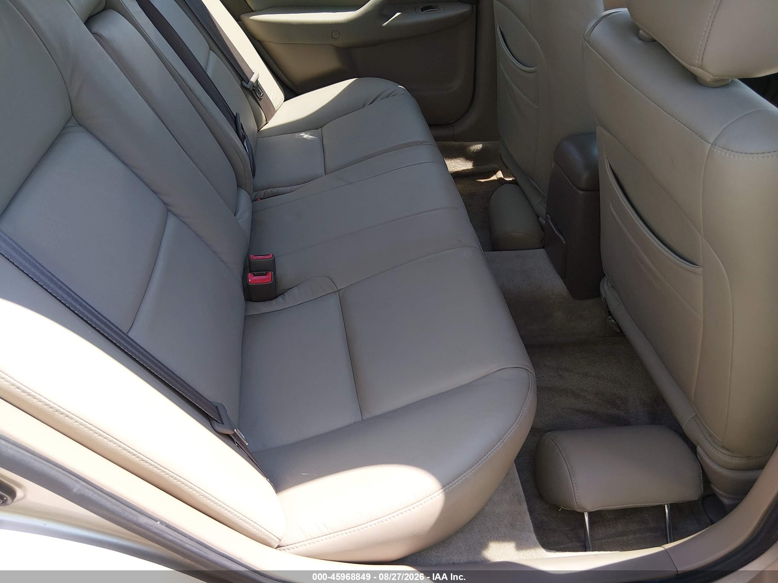 1998 Toyota Camry Le Gold vin: JT2BG22K2W0196961