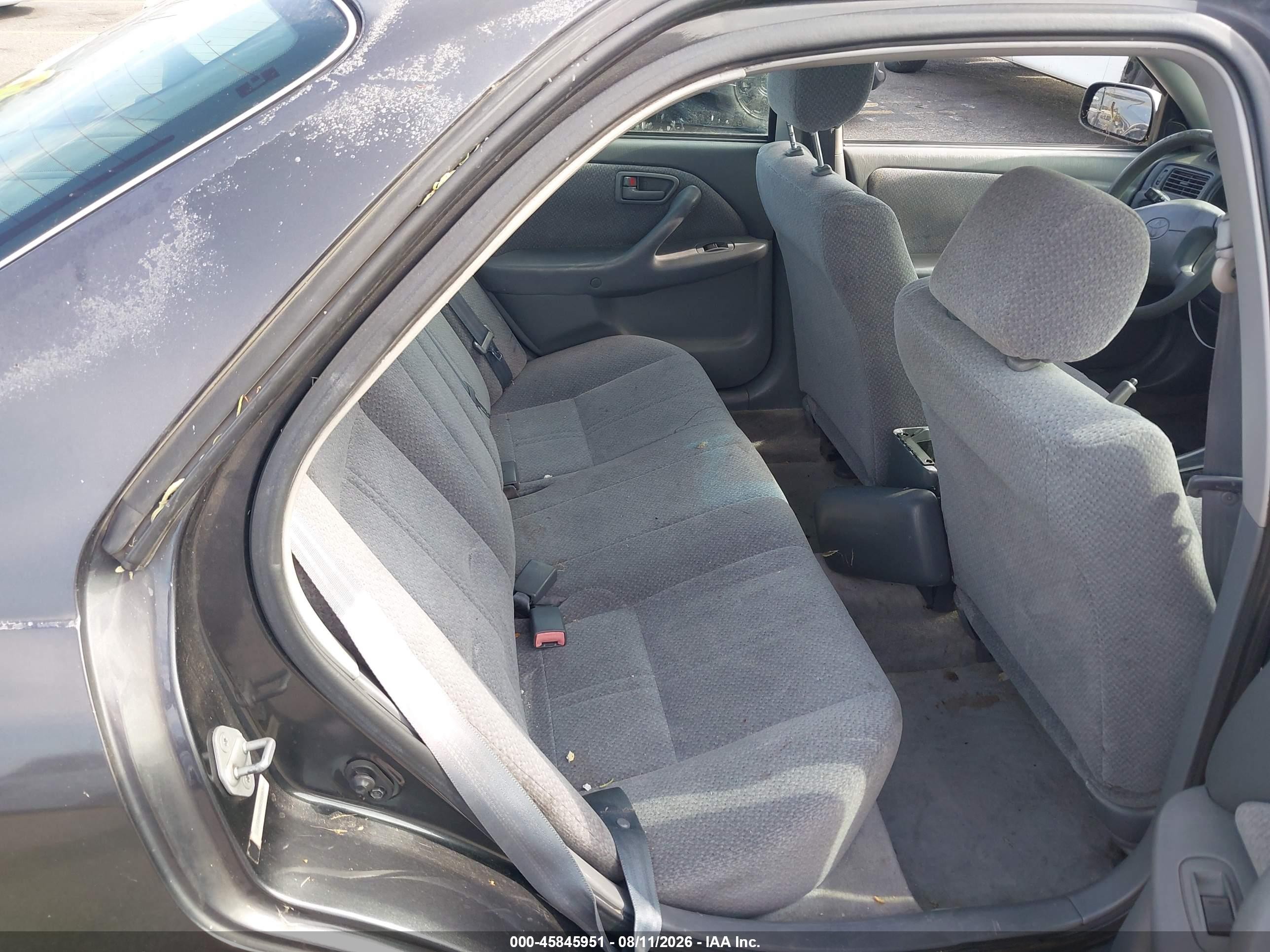 2000 Toyota Camry Le Gray vin: JT2BG22K2Y0383460