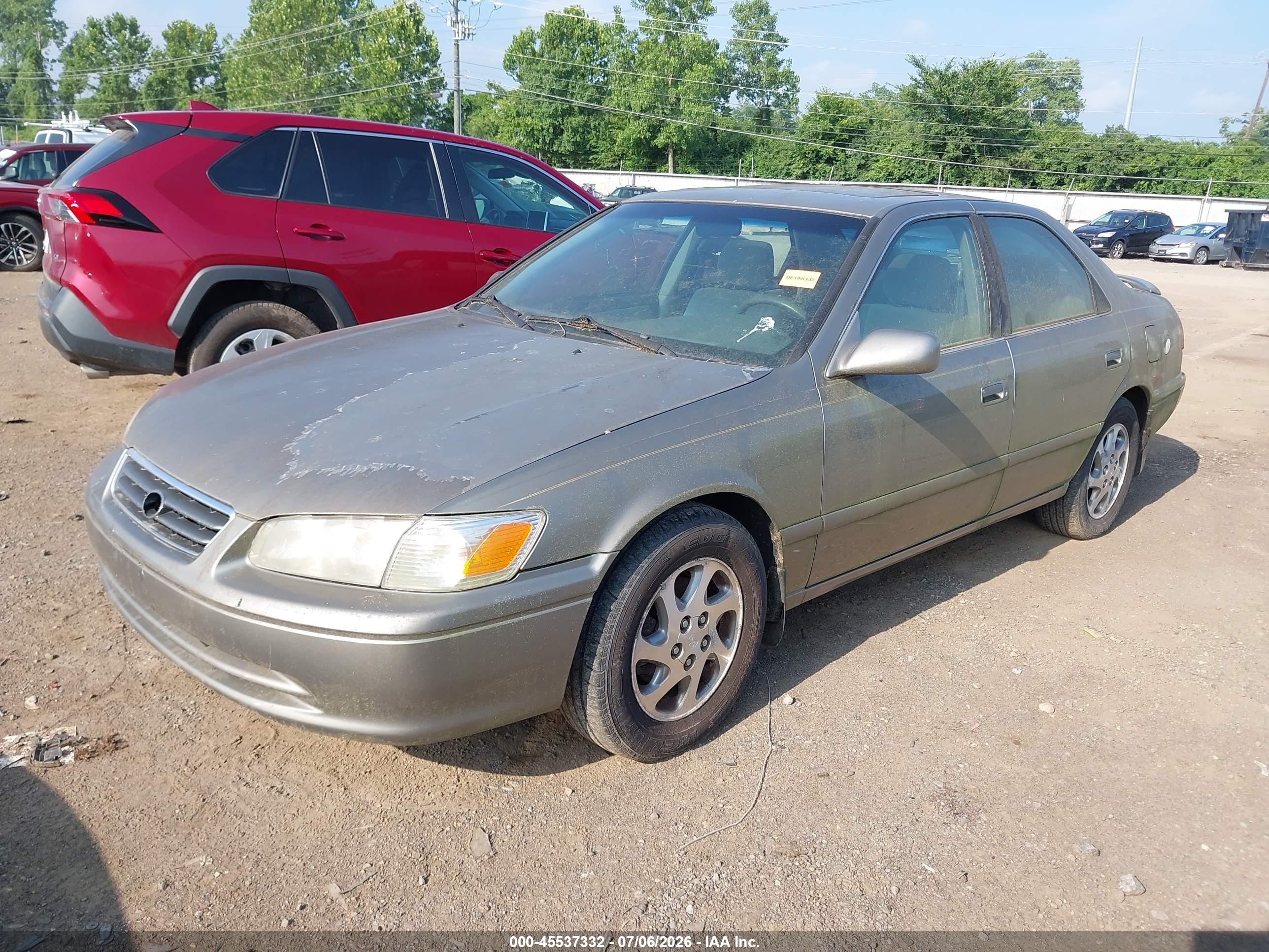 2000 Toyota Camry Le Silver vin: JT2BG22K2Y0406946