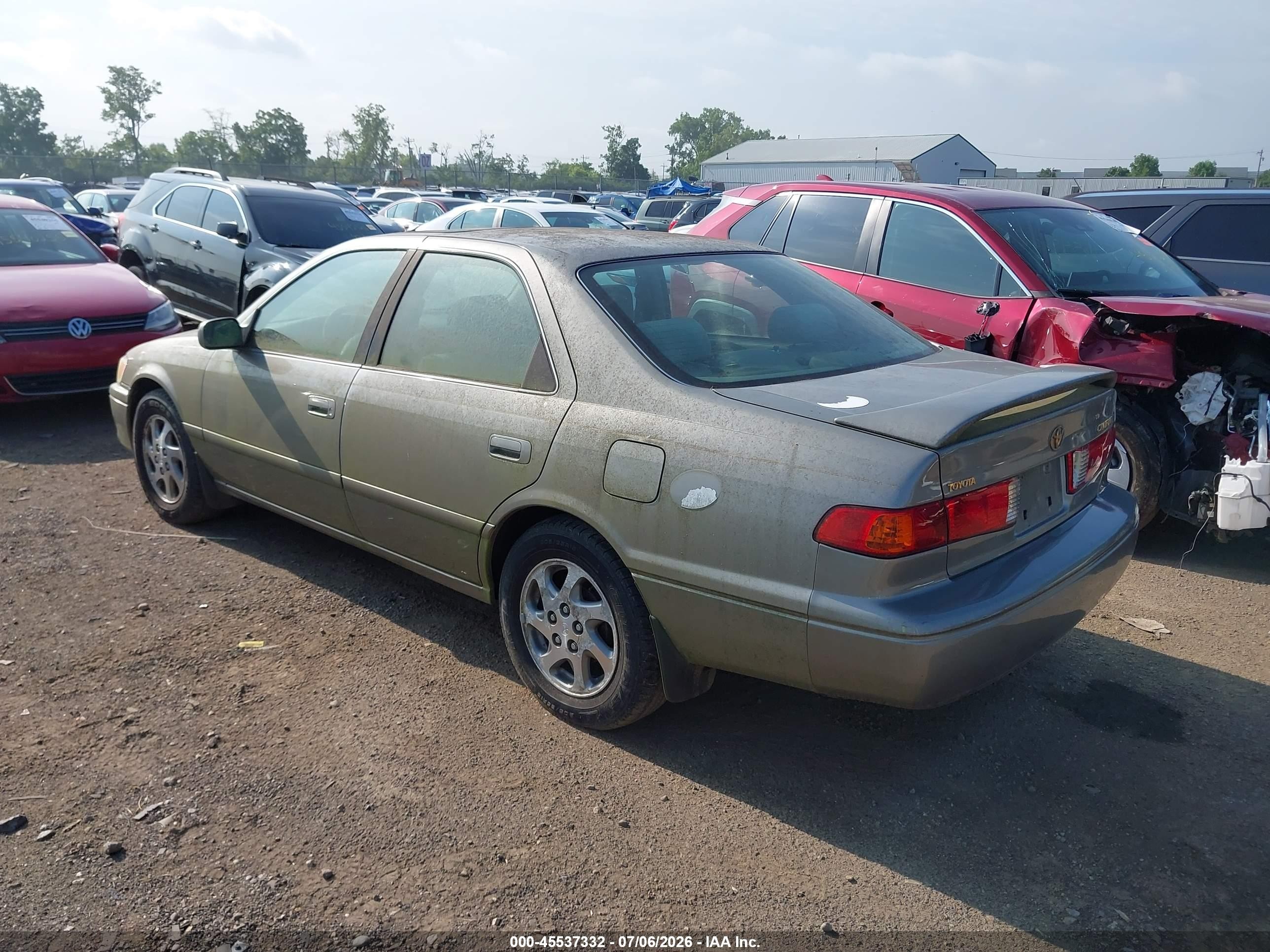 2000 Toyota Camry Le Silver vin: JT2BG22K2Y0406946