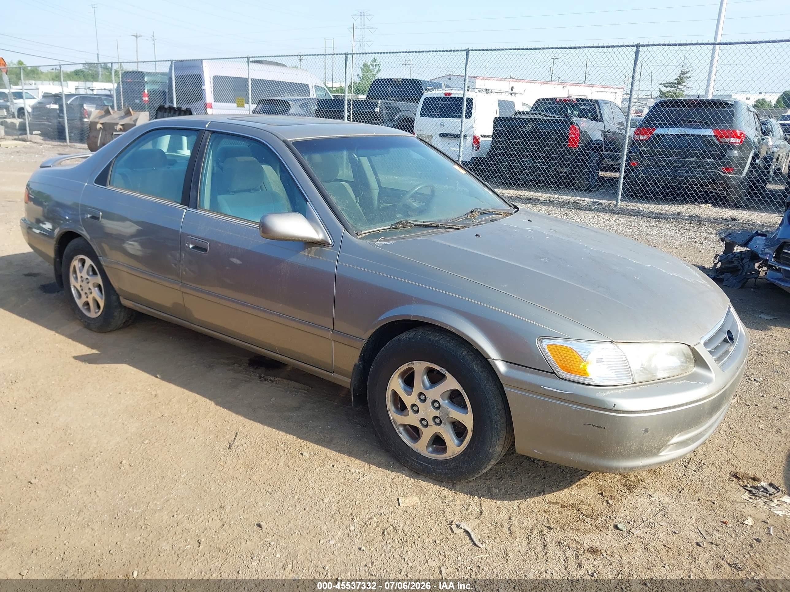 2000 Toyota Camry Le Silver vin: JT2BG22K2Y0406946