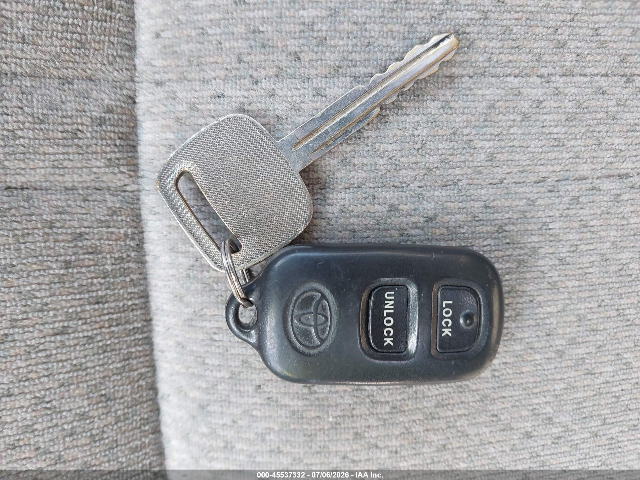 2000 Toyota Camry Le Silver vin: JT2BG22K2Y0406946