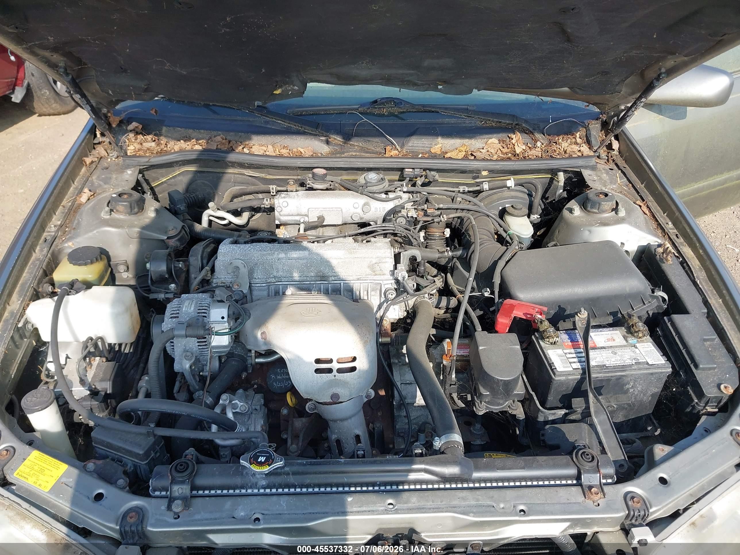 2000 Toyota Camry Le Silver vin: JT2BG22K2Y0406946