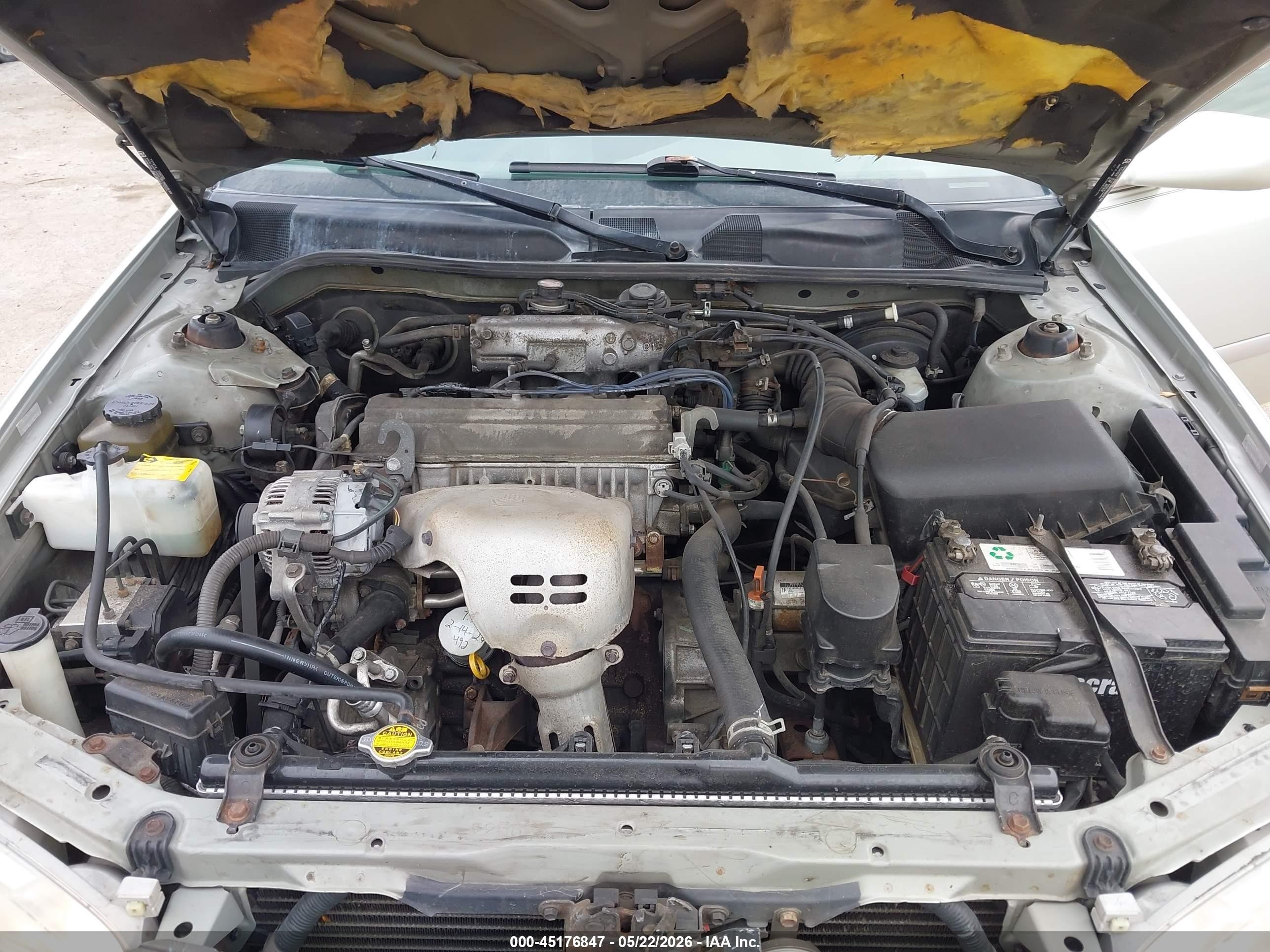 2000 Toyota Camry Le Gray vin: JT2BG22K2Y0413413
