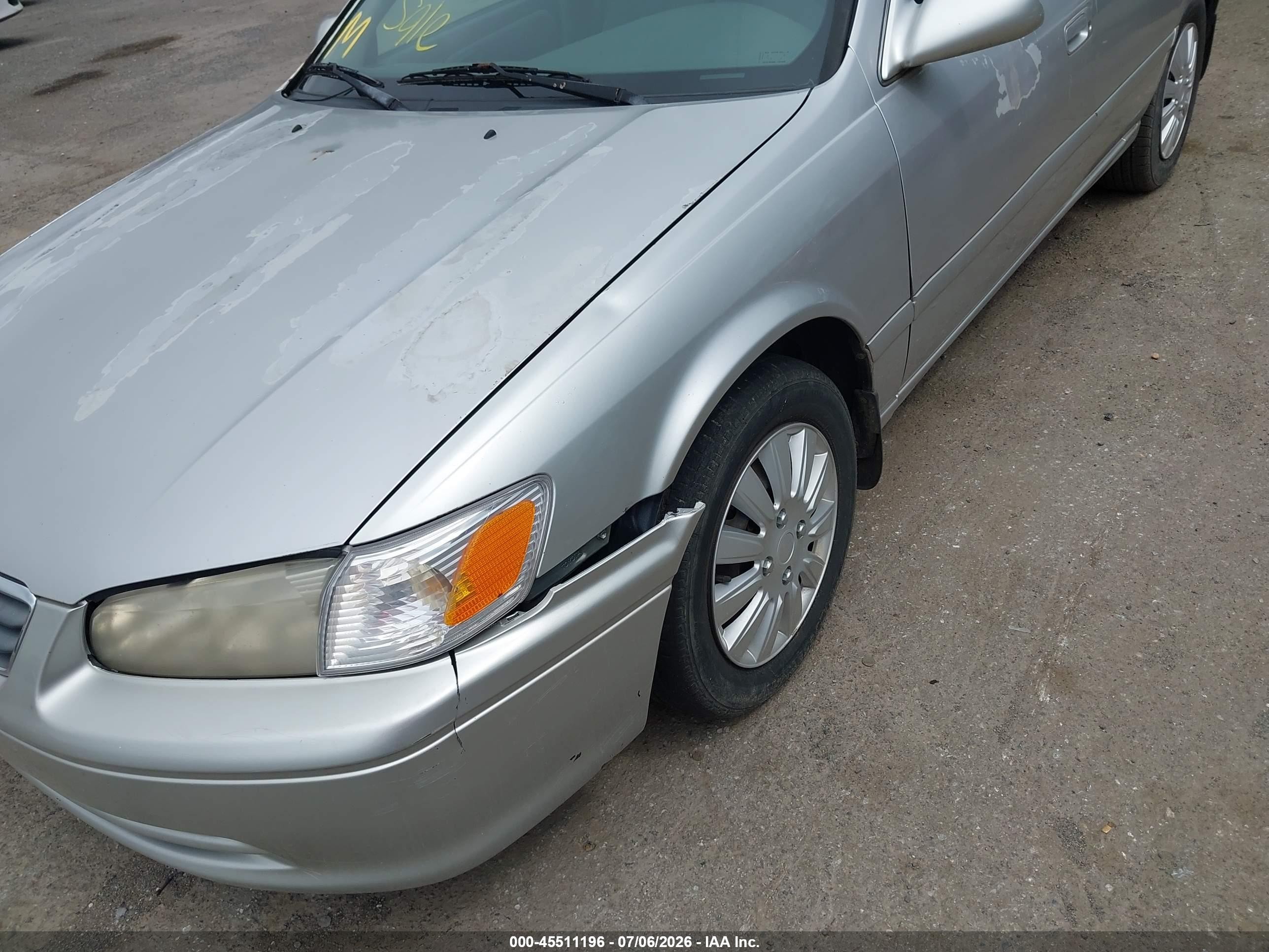 2000 Toyota Camry Le Silver vin: JT2BG22K2Y0424184