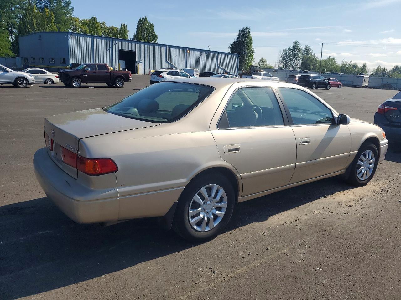 2000 Toyota Camry Le Желто-коричневый vin: JT2BG22K2Y0425707
