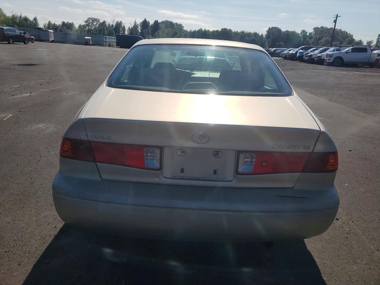 2000 Toyota Camry Le Желто-коричневый vin: JT2BG22K2Y0425707