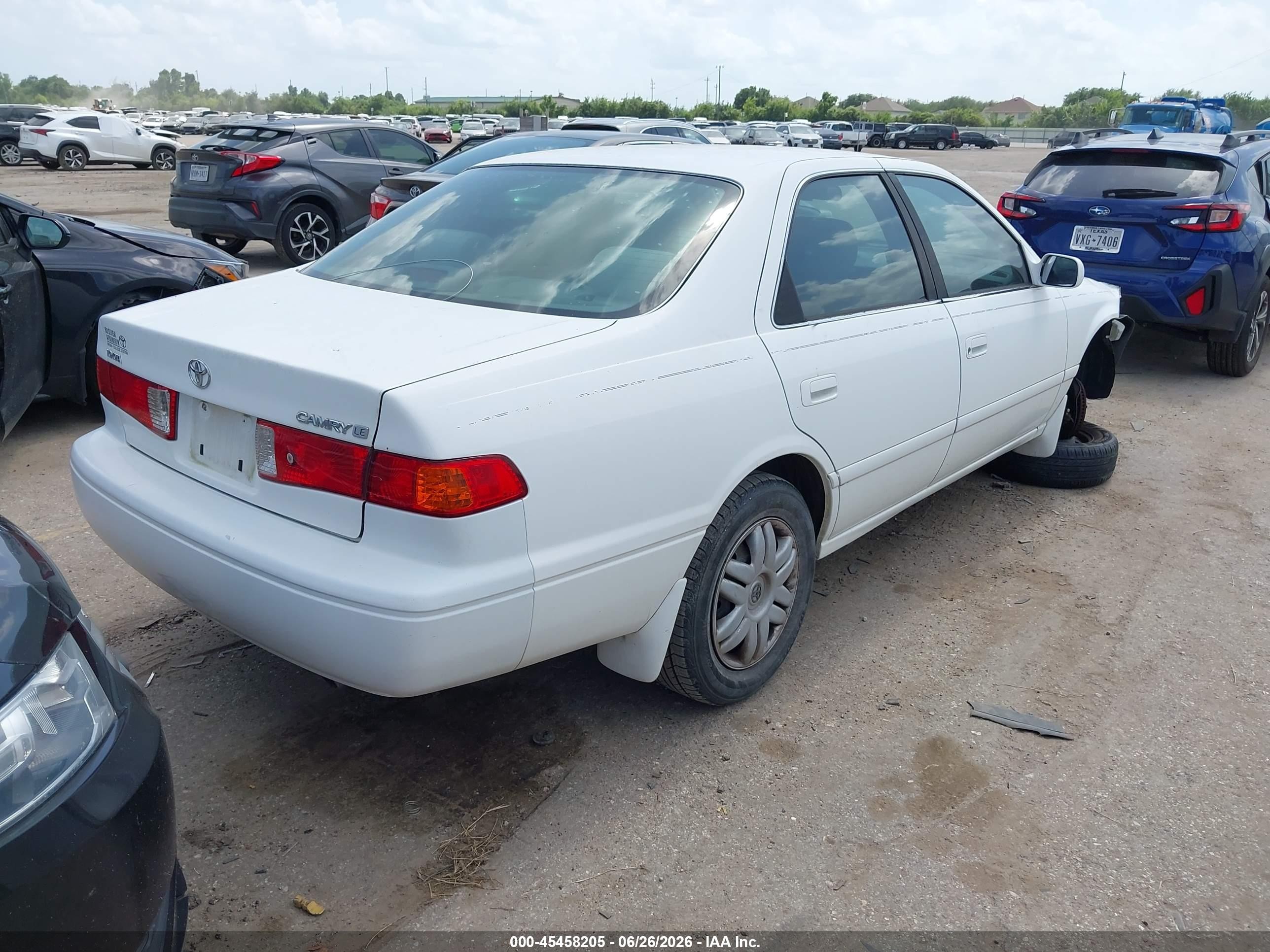 2000 Toyota Camry Le White vin: JT2BG22K2Y0434147