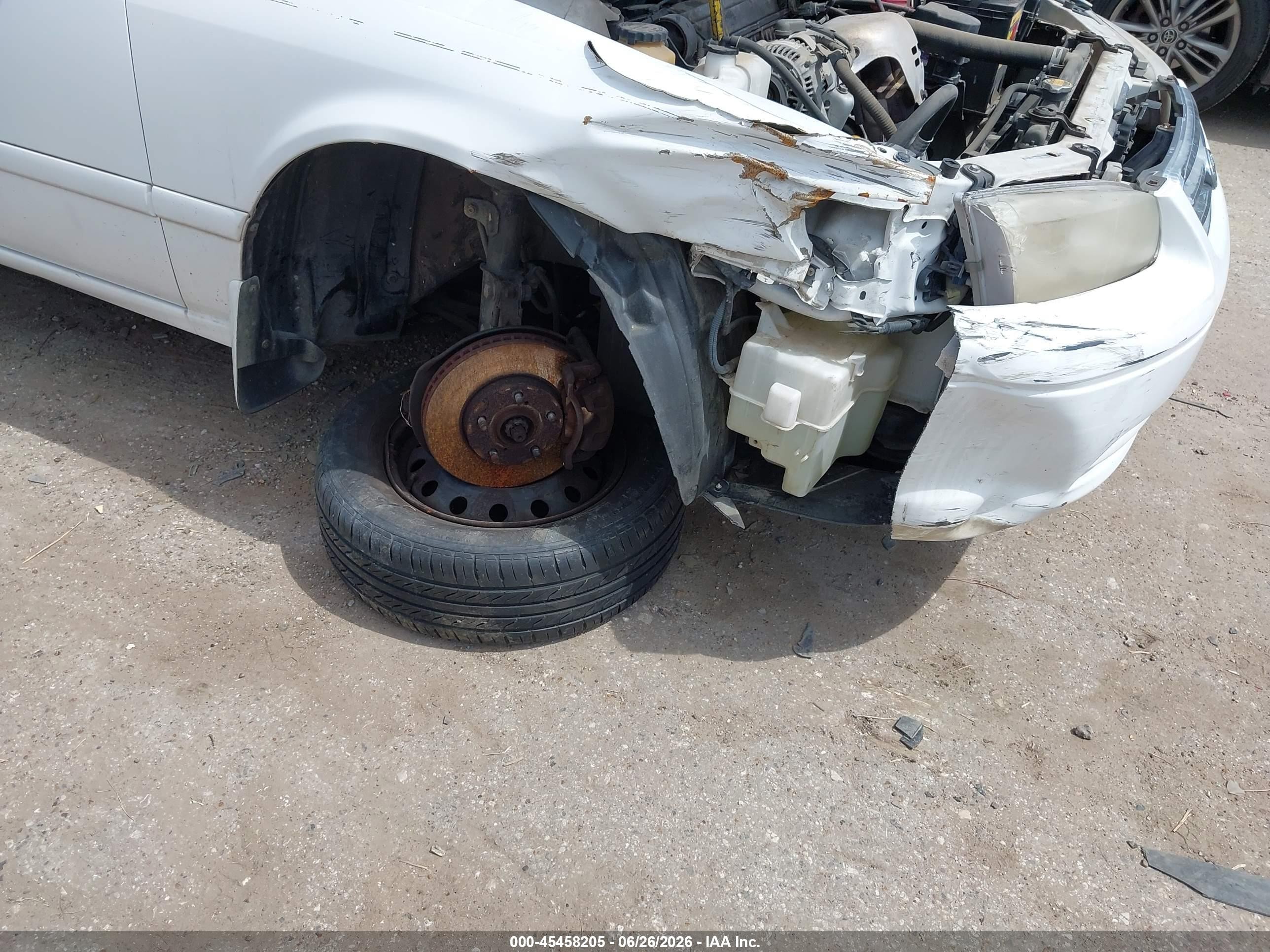 2000 Toyota Camry Le White vin: JT2BG22K2Y0434147
