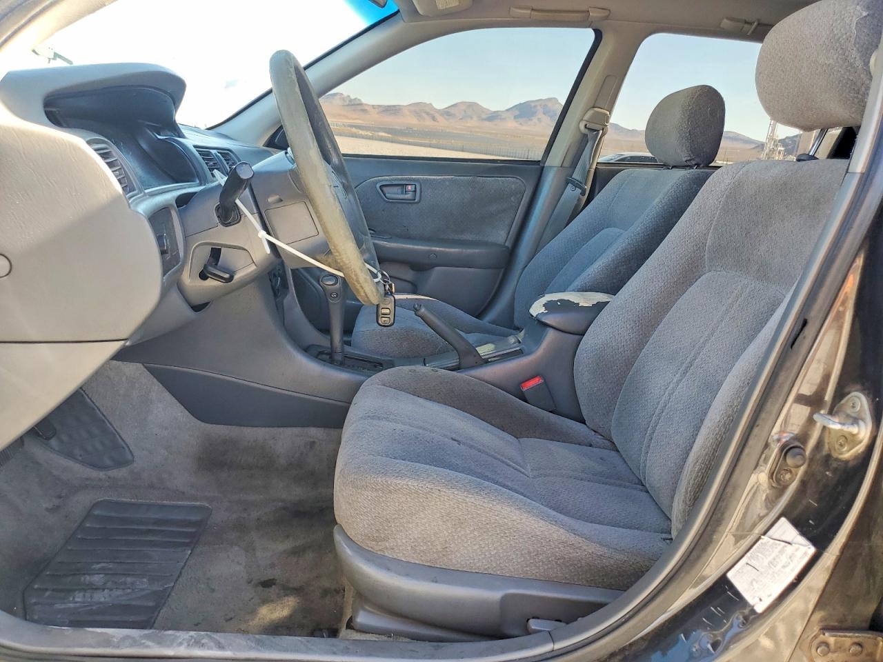 2000 Toyota Camry Ce Серый vin: JT2BG22K2Y0493389