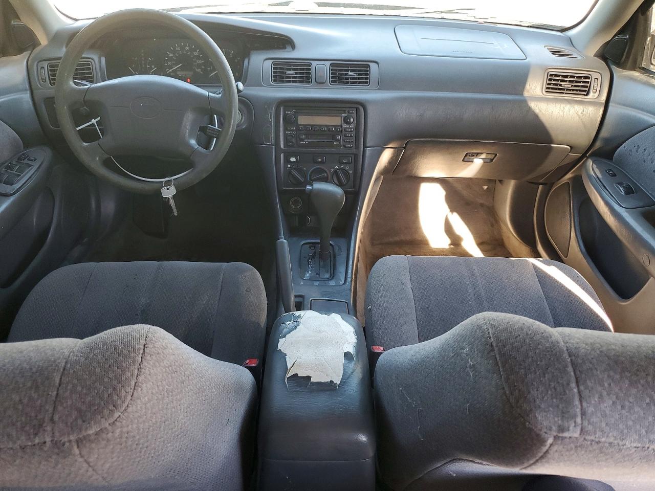 2000 Toyota Camry Ce Серый vin: JT2BG22K2Y0493389