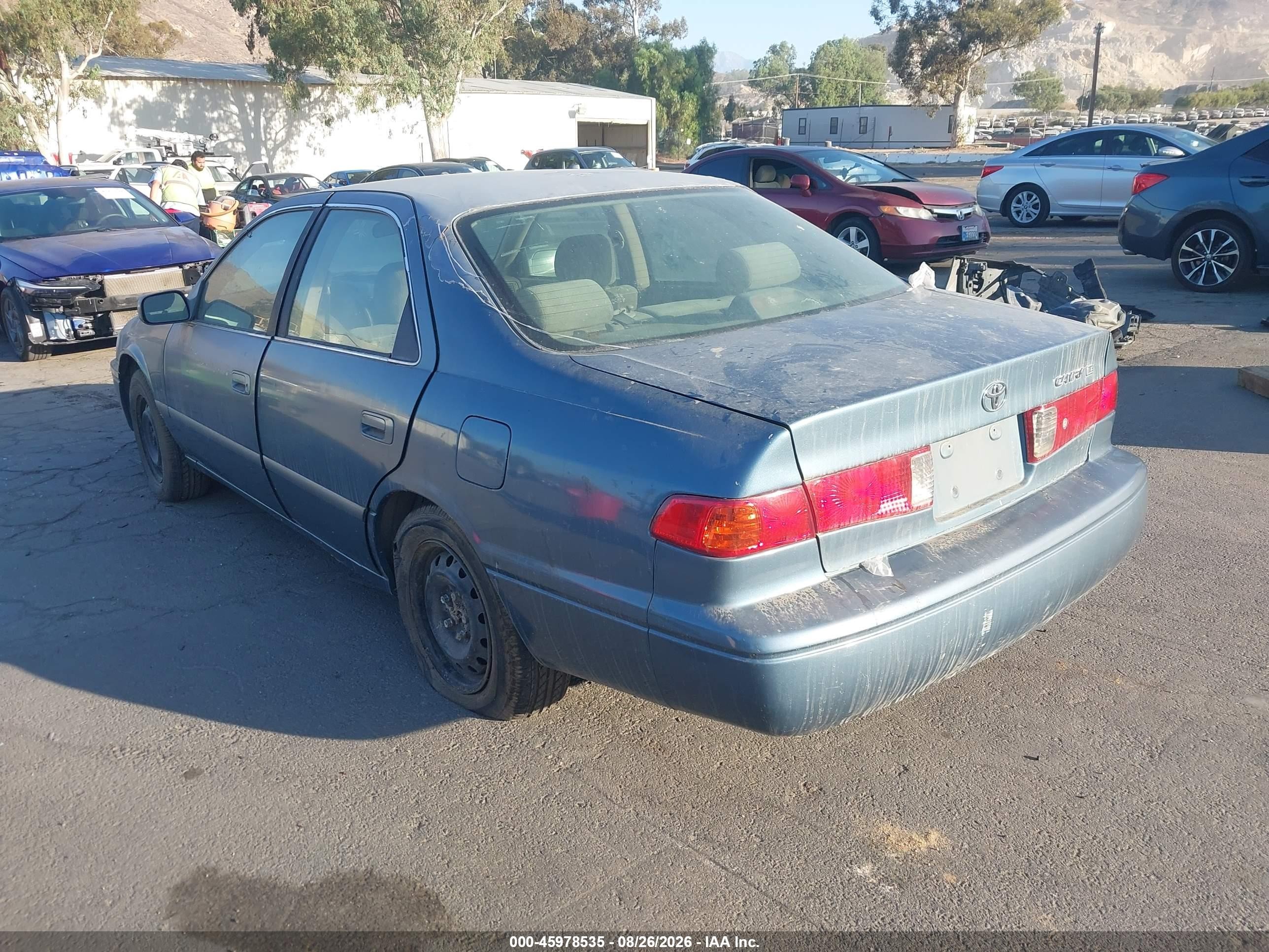 2001 Toyota Camry Le Blue vin: JT2BG22K310604683