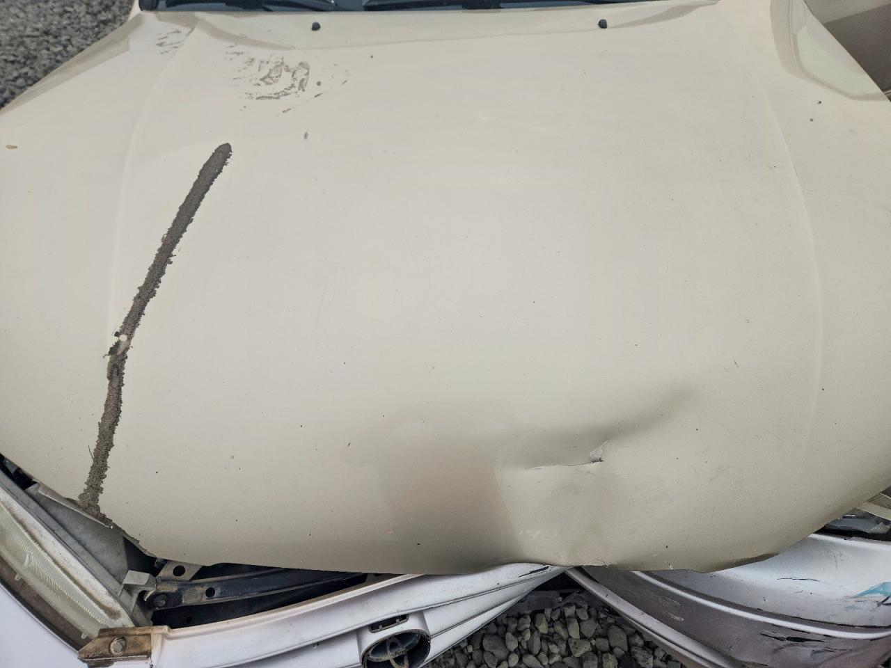 1998 Toyota Camry Le Золотой vin: JT2BG22K3W0119399