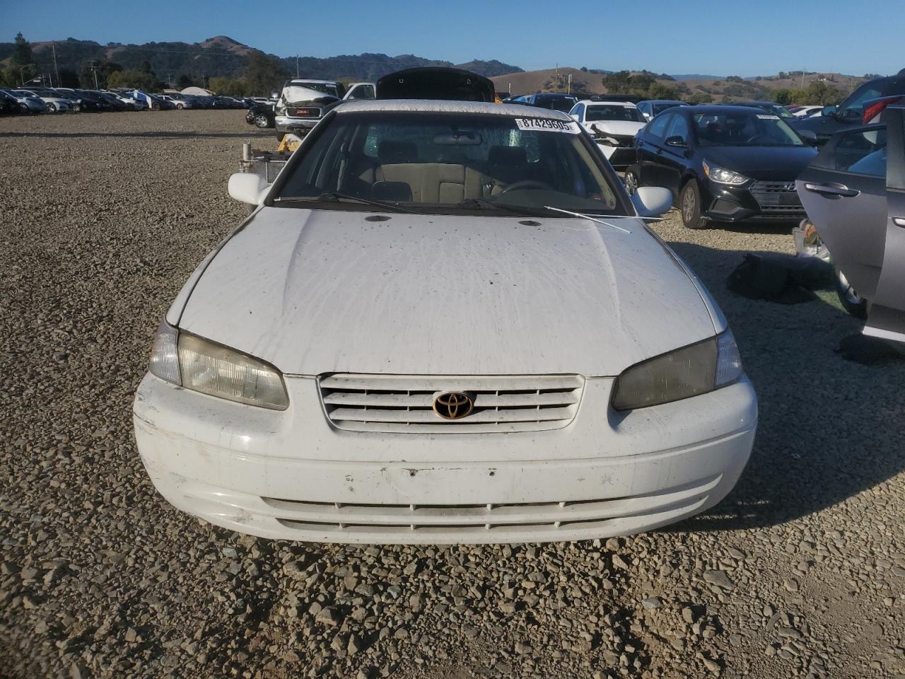 1998 Toyota Camry Ce Белый vin: JT2BG22K3W0119533