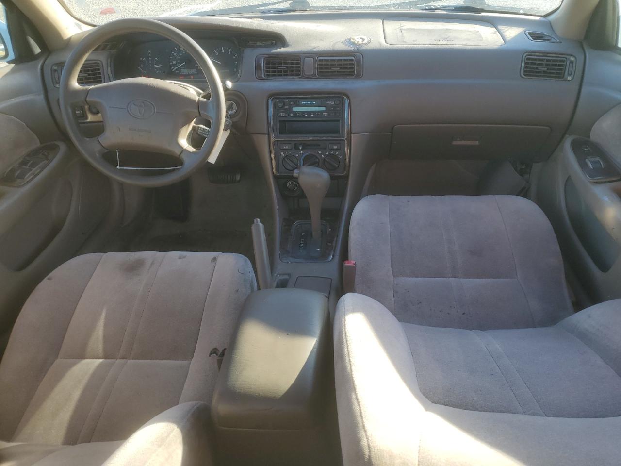 1998 Toyota Camry Ce Белый vin: JT2BG22K3W0119533
