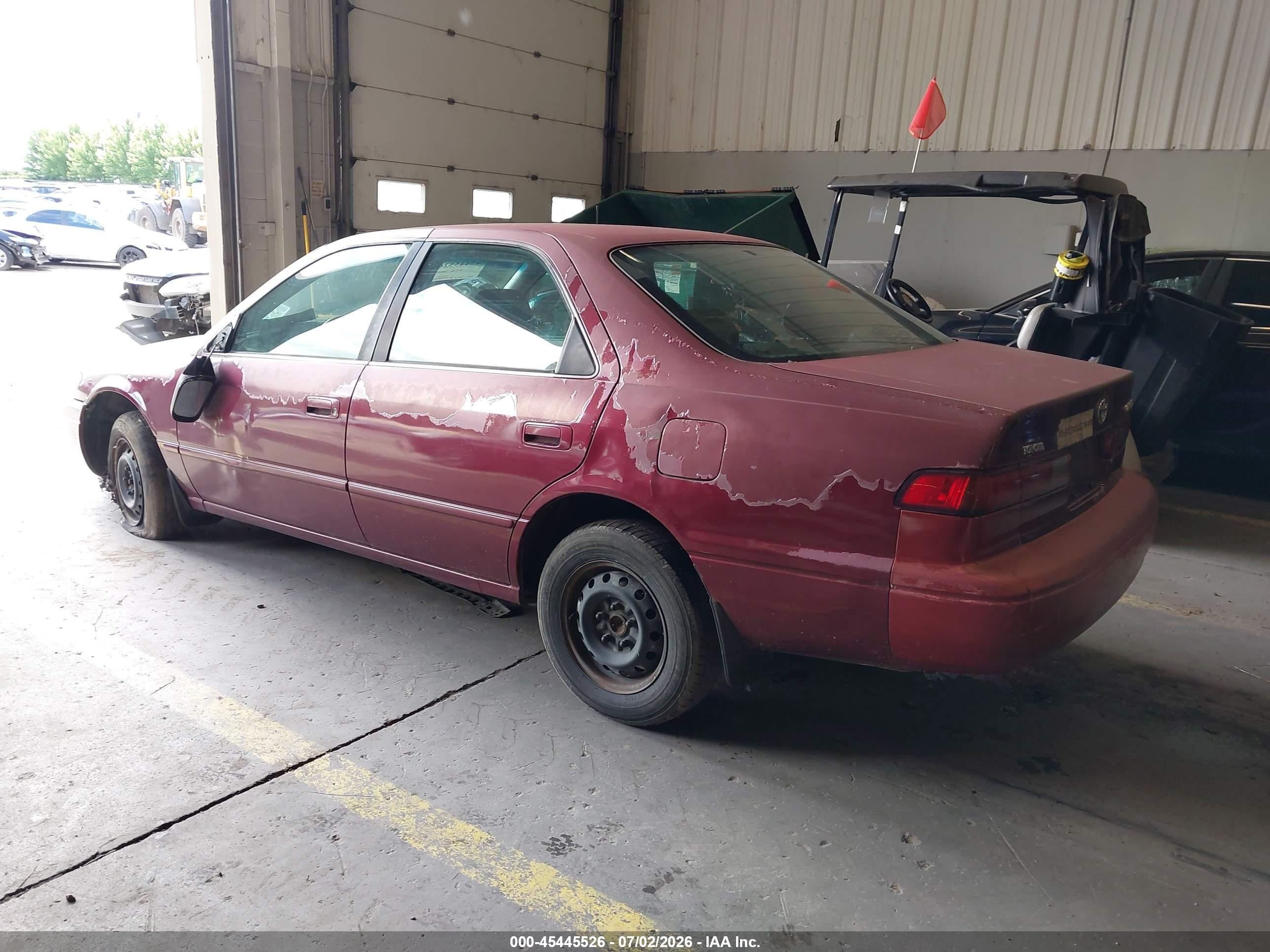 1998 Toyota Camry Le Red vin: JT2BG22K3W0123386