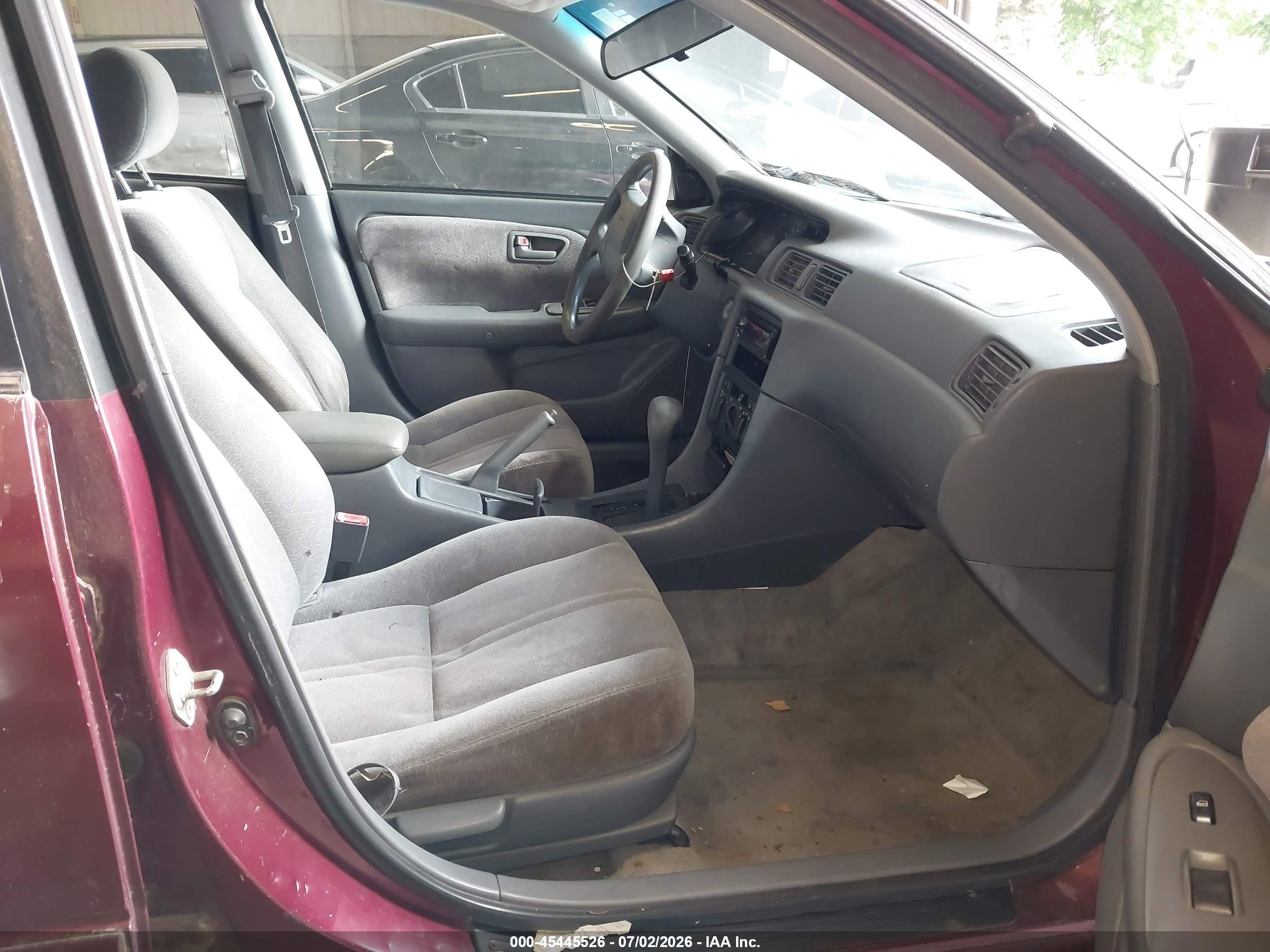 1998 Toyota Camry Le Red vin: JT2BG22K3W0123386