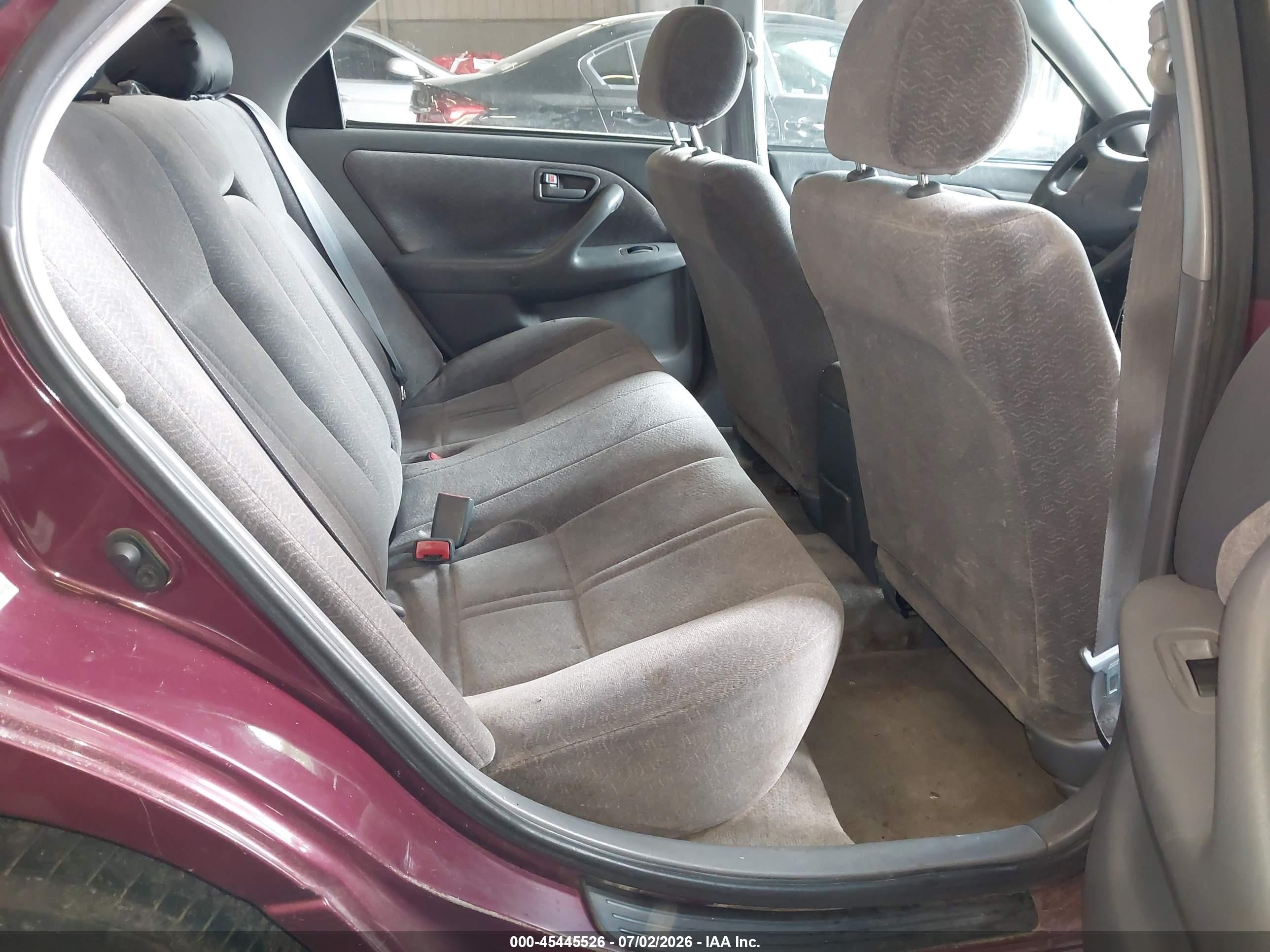 1998 Toyota Camry Le Red vin: JT2BG22K3W0123386