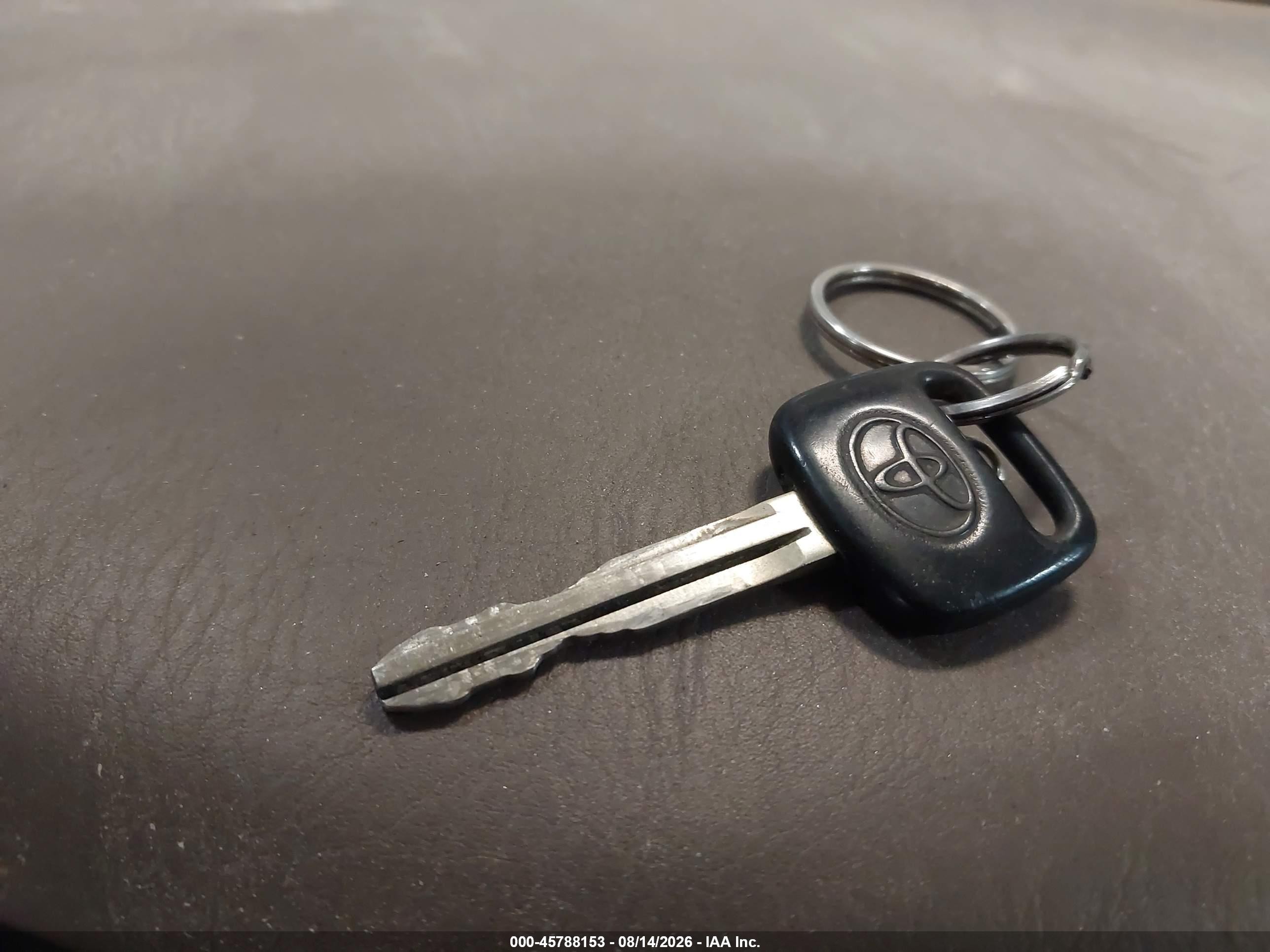 1998 Toyota Camry Le Золотой vin: JT2BG22K3W0167193
