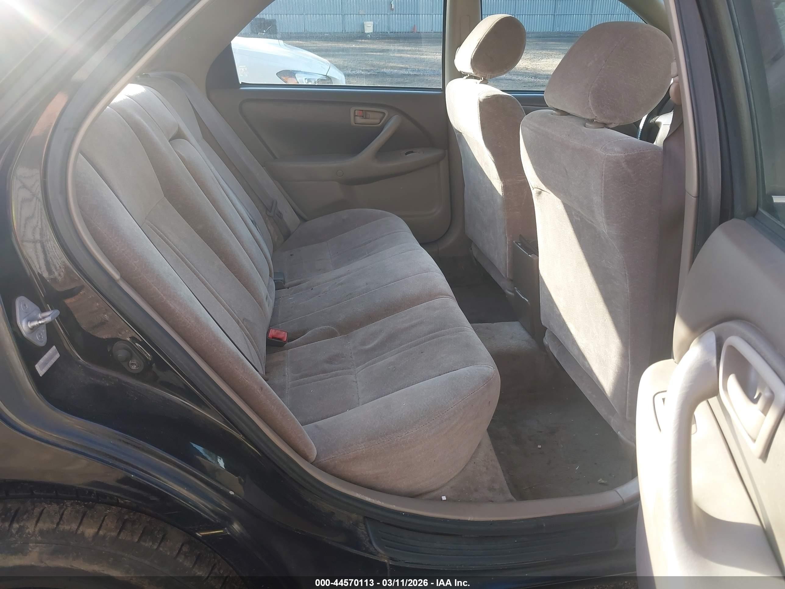 1998 Toyota Camry Le Black vin: JT2BG22K3W0189789