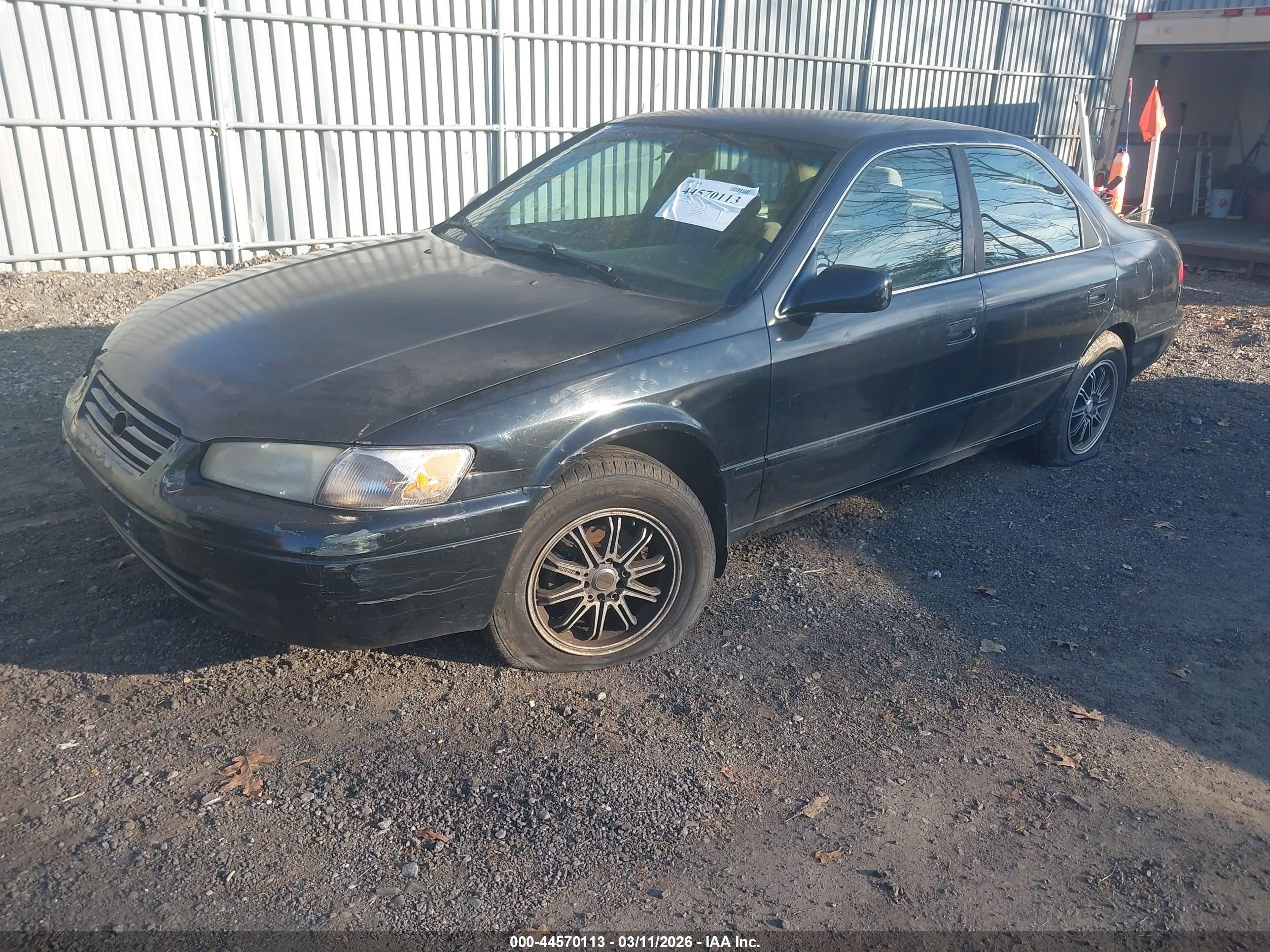 1998 Toyota Camry Le Black vin: JT2BG22K3W0189789