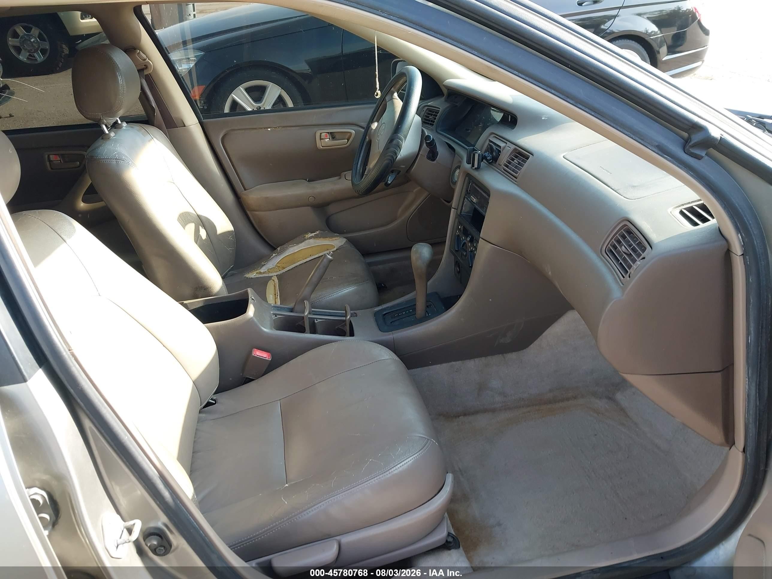 1998 Toyota Camry Le Gray vin: JT2BG22K3W0203190