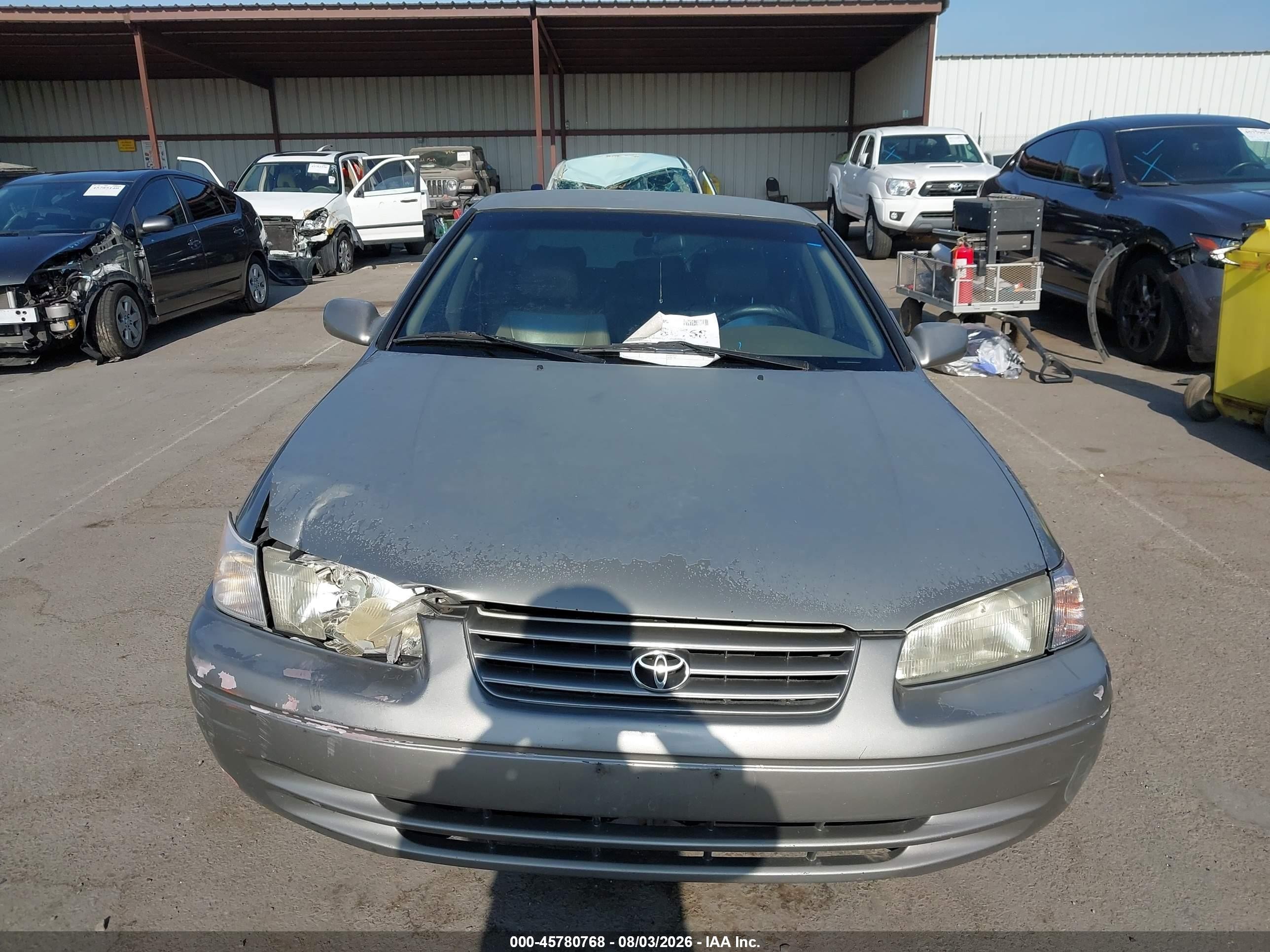 1998 Toyota Camry Le Gray vin: JT2BG22K3W0203190