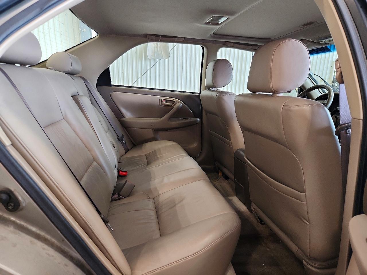 2000 Toyota Camry Le Silver vin: JT2BG22K3Y0404896
