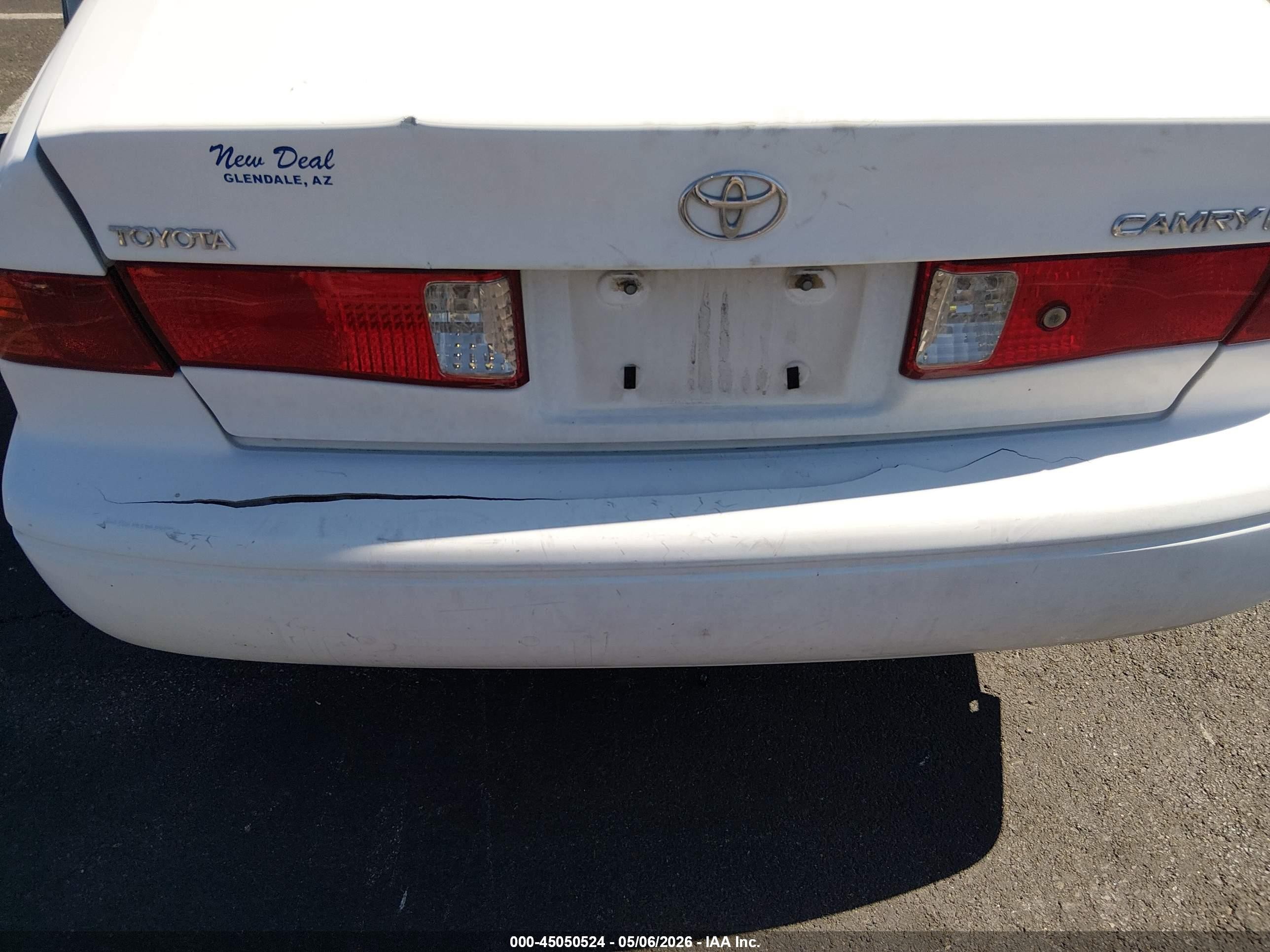 2000 Toyota Camry Le White vin: JT2BG22K3Y0470526
