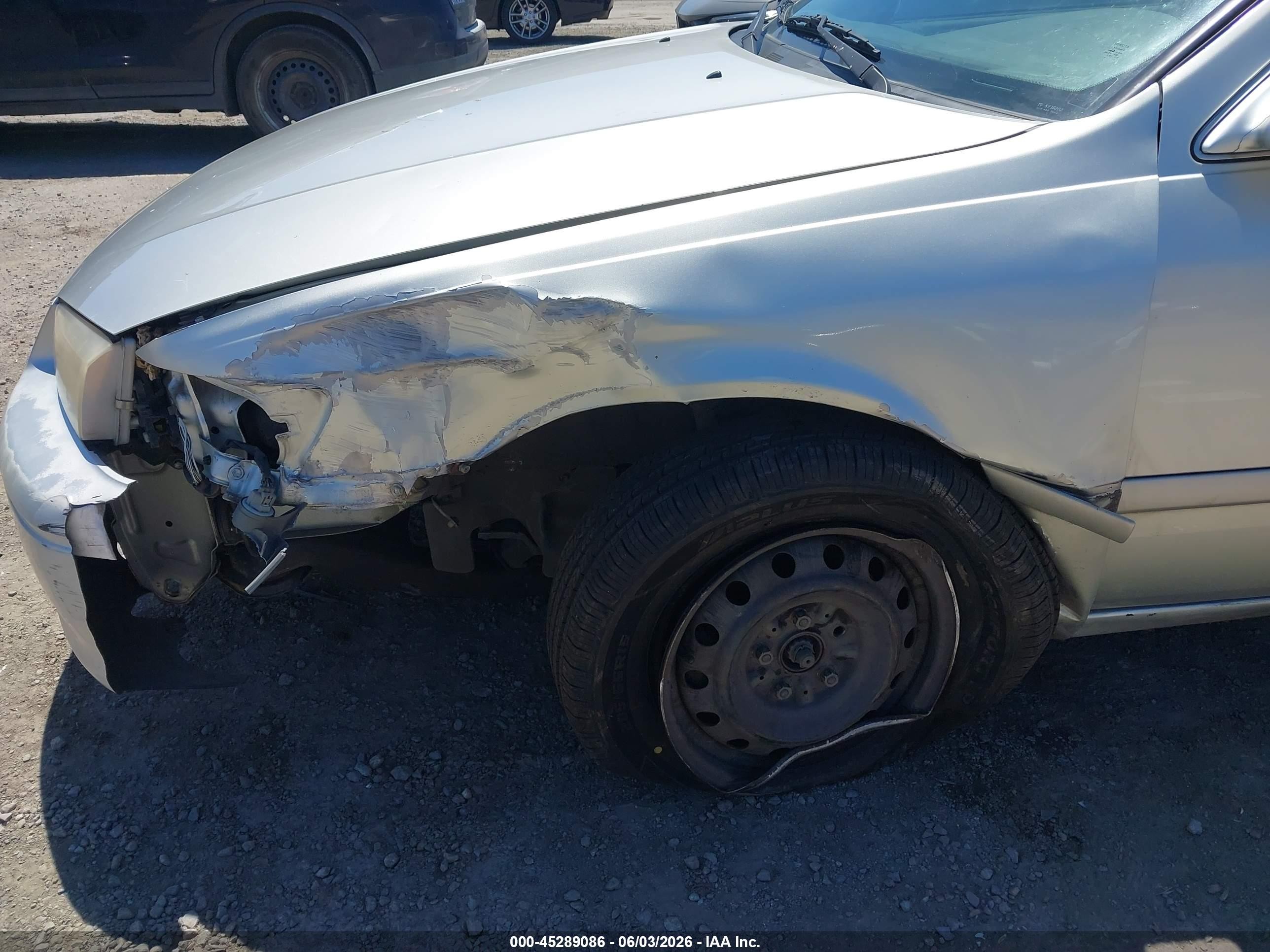 2000 Toyota Camry Le Серебряный vin: JT2BG22K3Y0498732