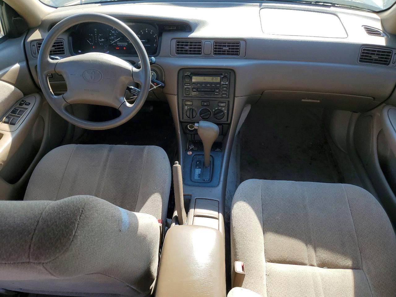 2000 Toyota Camry Le Tan vin: JT2BG22K3Y0530496