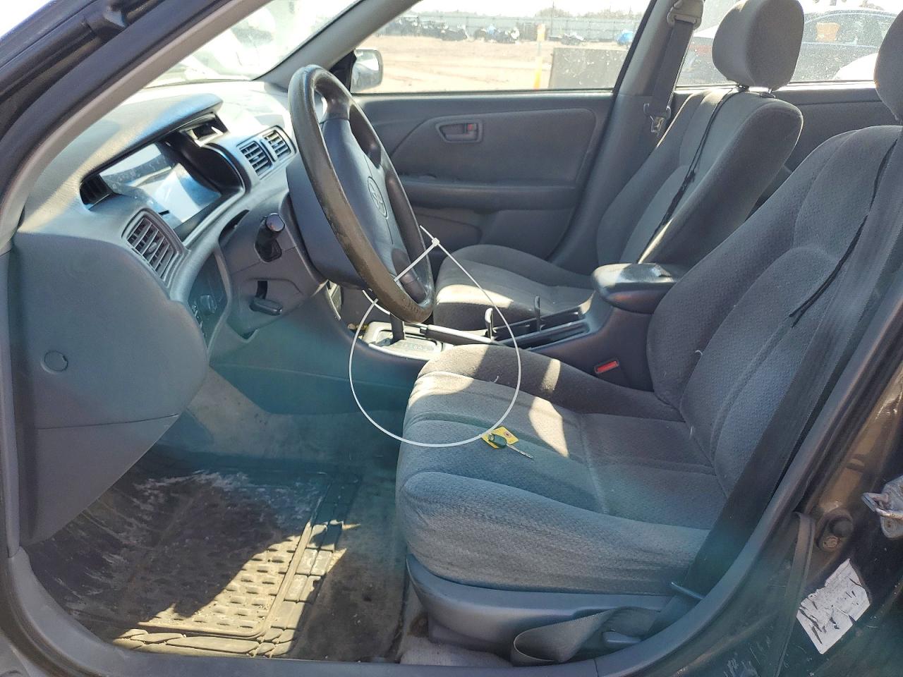 2000 Toyota Camry Le Gray vin: JT2BG22K3Y0530711
