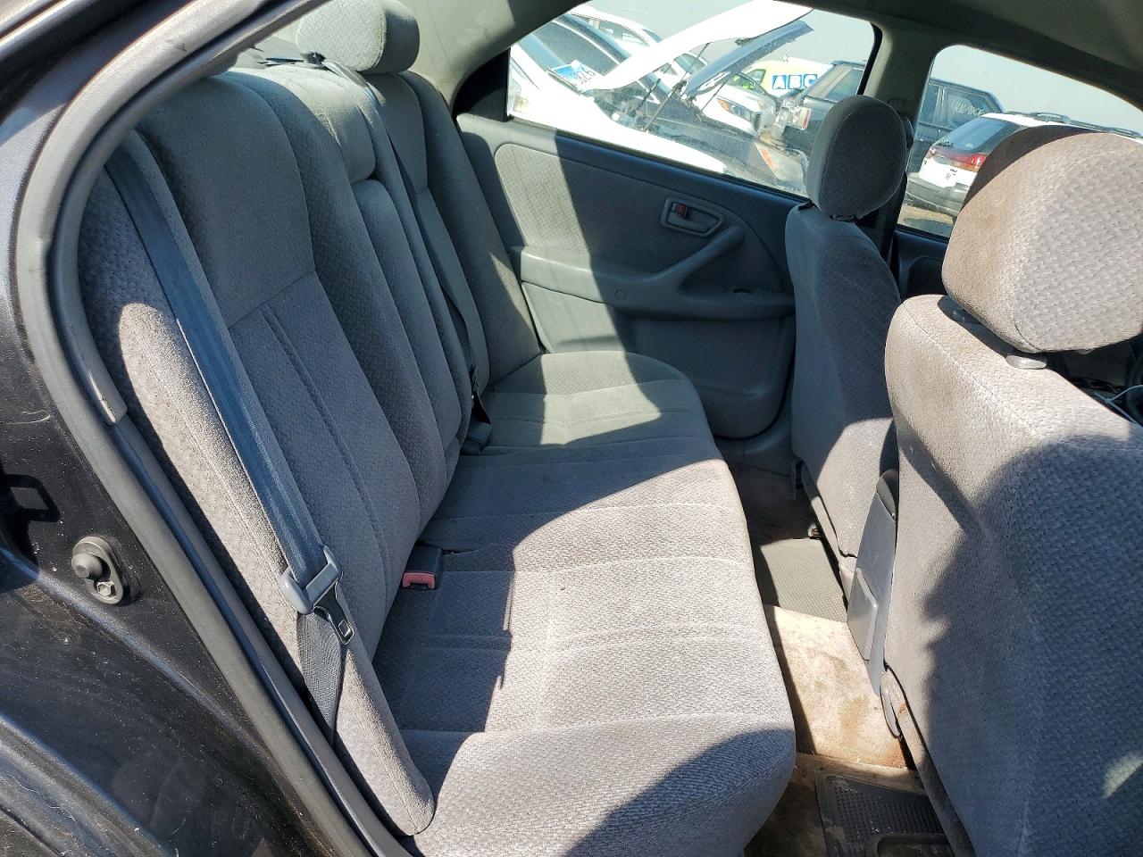 2000 Toyota Camry Le Gray vin: JT2BG22K3Y0530711
