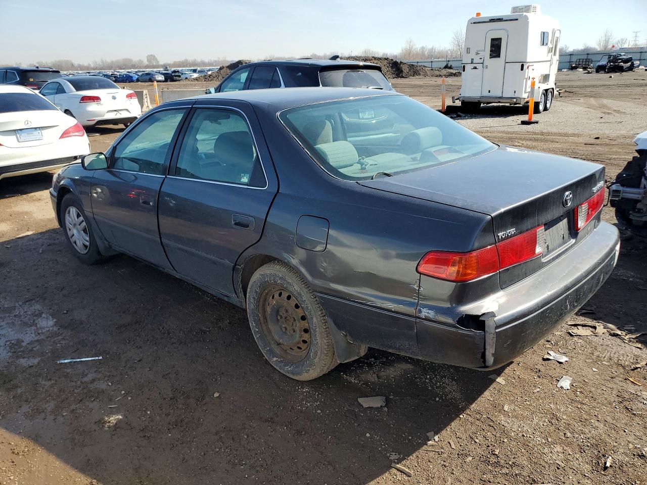 2000 Toyota Camry Le Gray vin: JT2BG22K3Y0530711