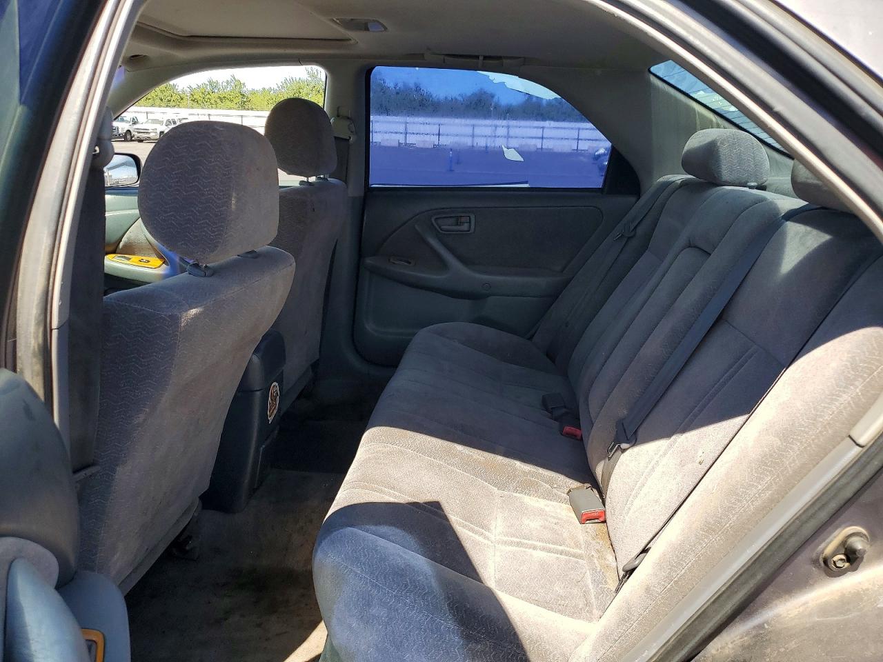 1997 Toyota Camry Le Gray vin: JT2BG22K4V0005684