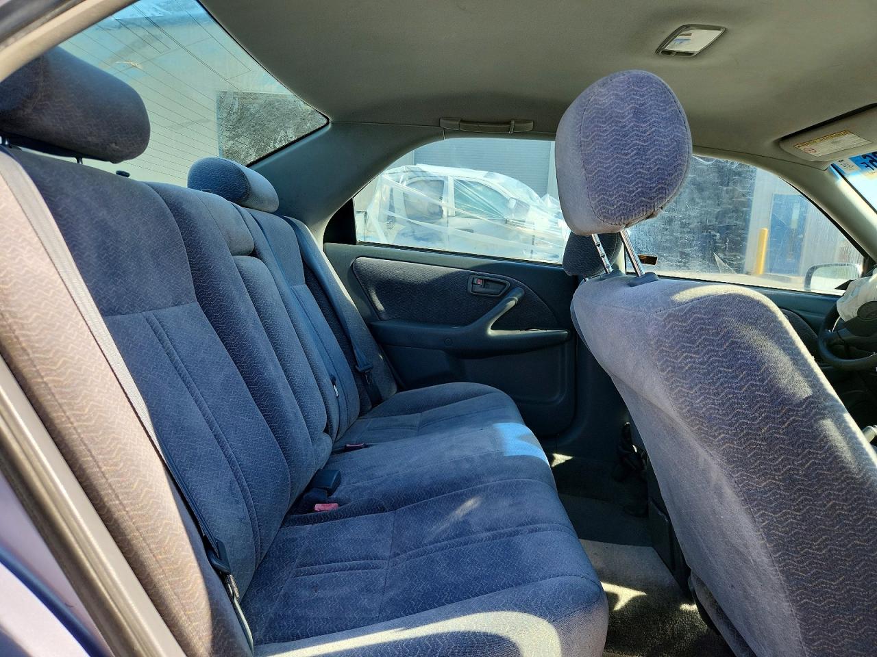 1998 Toyota Camry Le Серебряный vin: JT2BG22K4W0104541