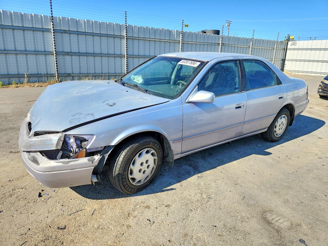 1998 Toyota Camry Le Серебряный vin: JT2BG22K4W0104541