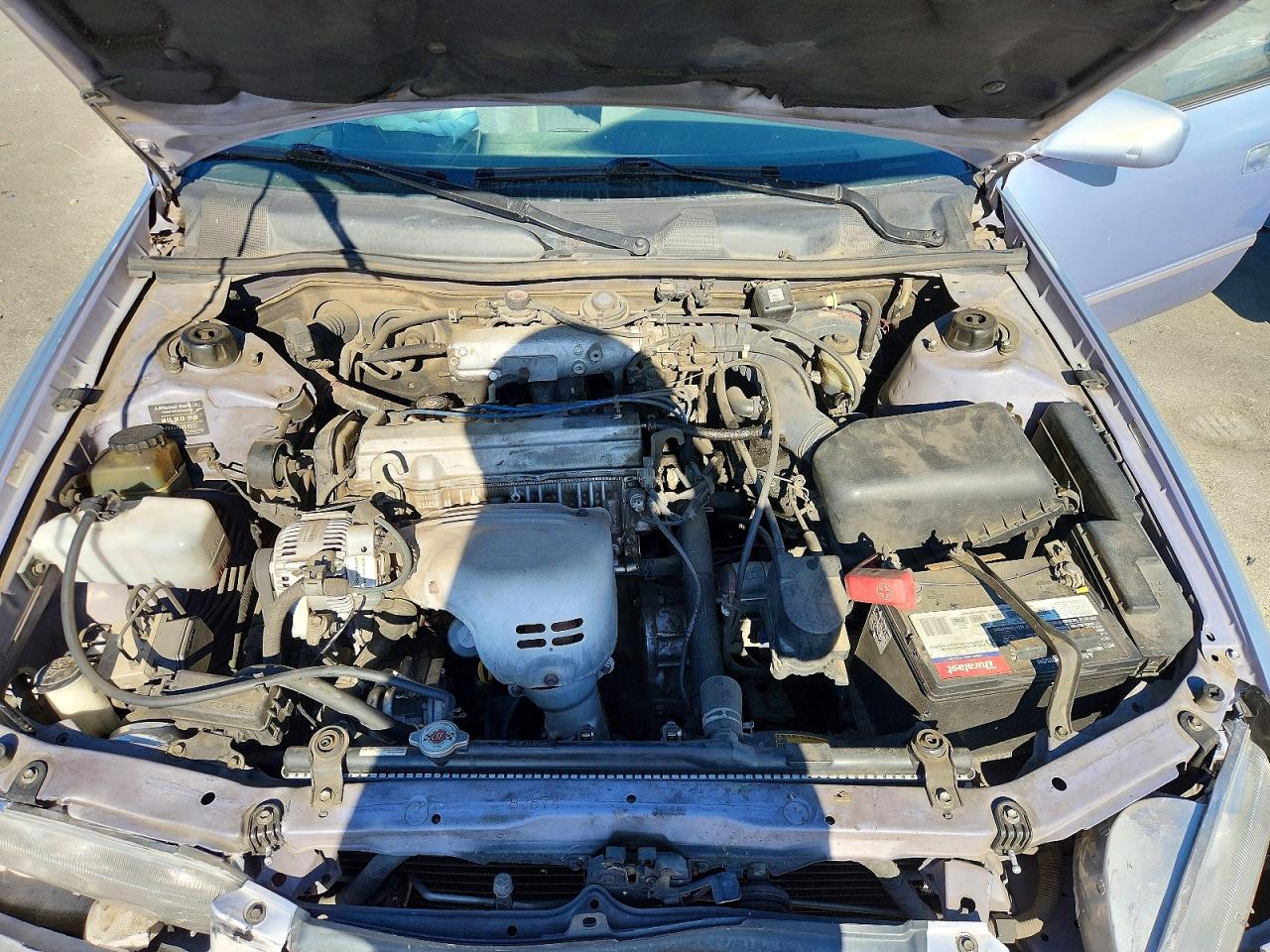 1998 Toyota Camry Le Серебряный vin: JT2BG22K4W0104541