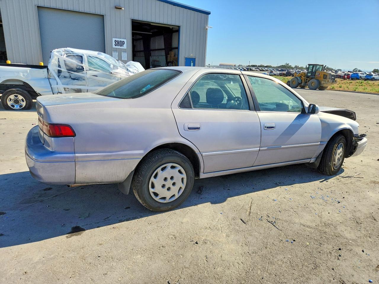 1998 Toyota Camry Le Серебряный vin: JT2BG22K4W0104541