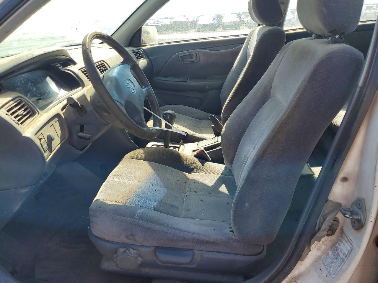 1998 Toyota Camry Le Белый vin: JT2BG22K4W0116477