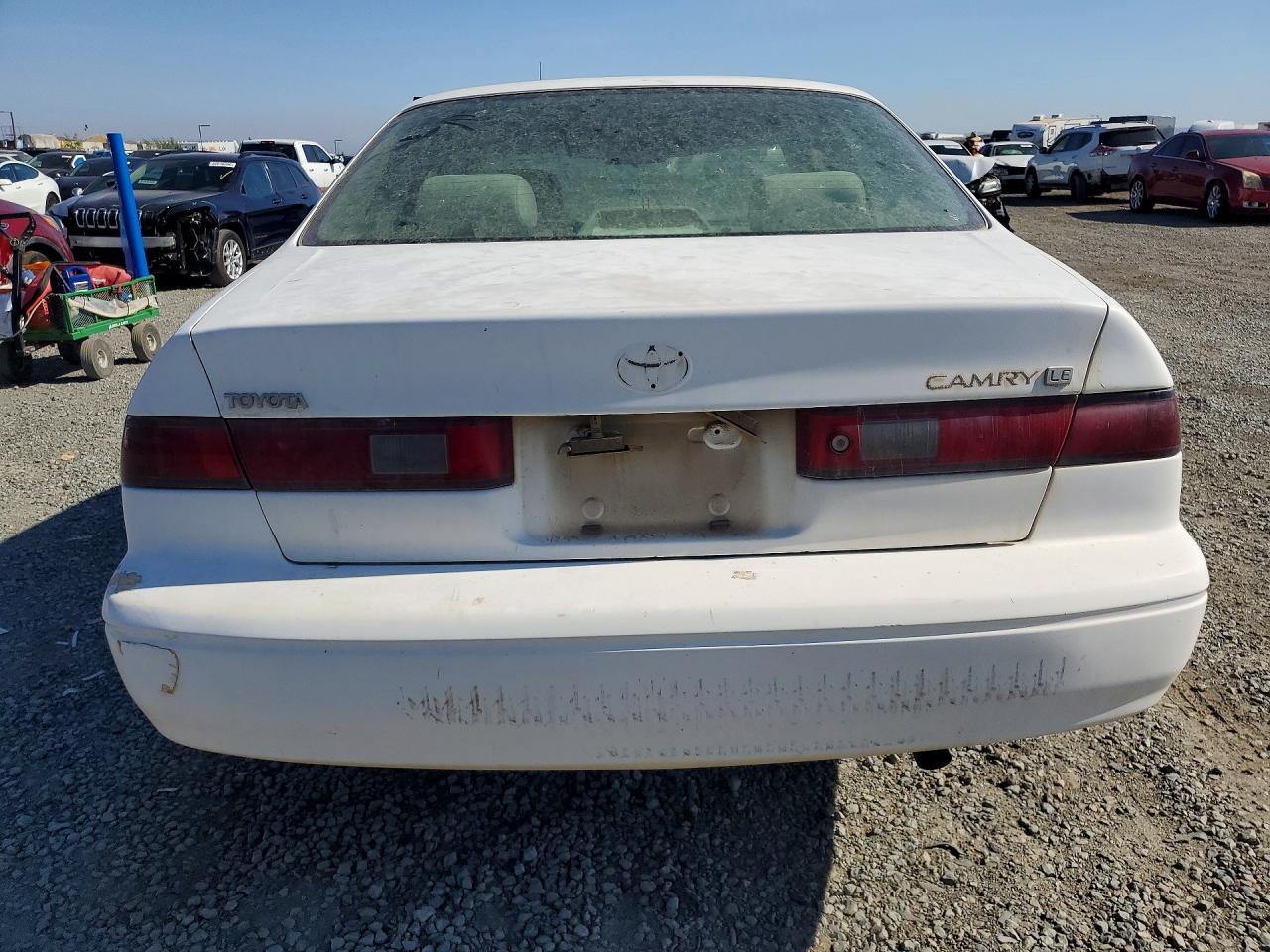 1998 Toyota Camry Le Белый vin: JT2BG22K4W0116477
