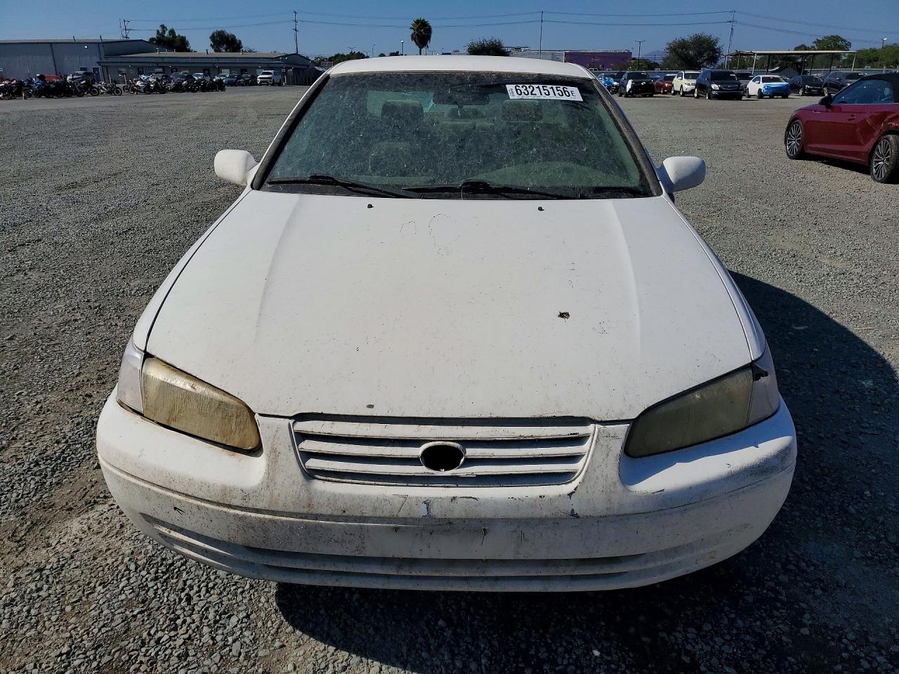 1998 Toyota Camry Le Белый vin: JT2BG22K4W0116477