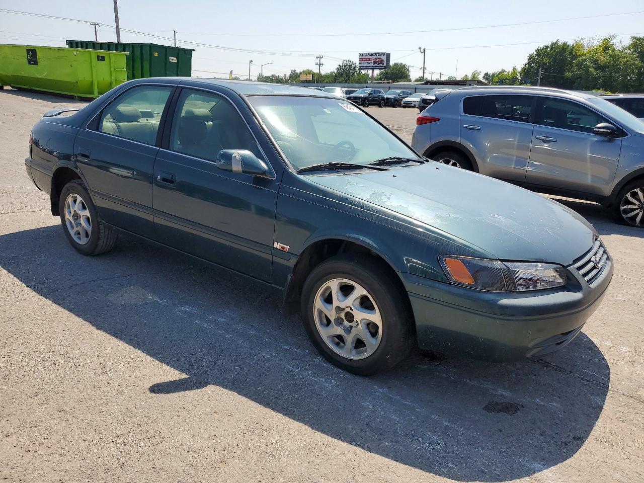 1998 Toyota Camry Le Green vin: JT2BG22K4W0118620