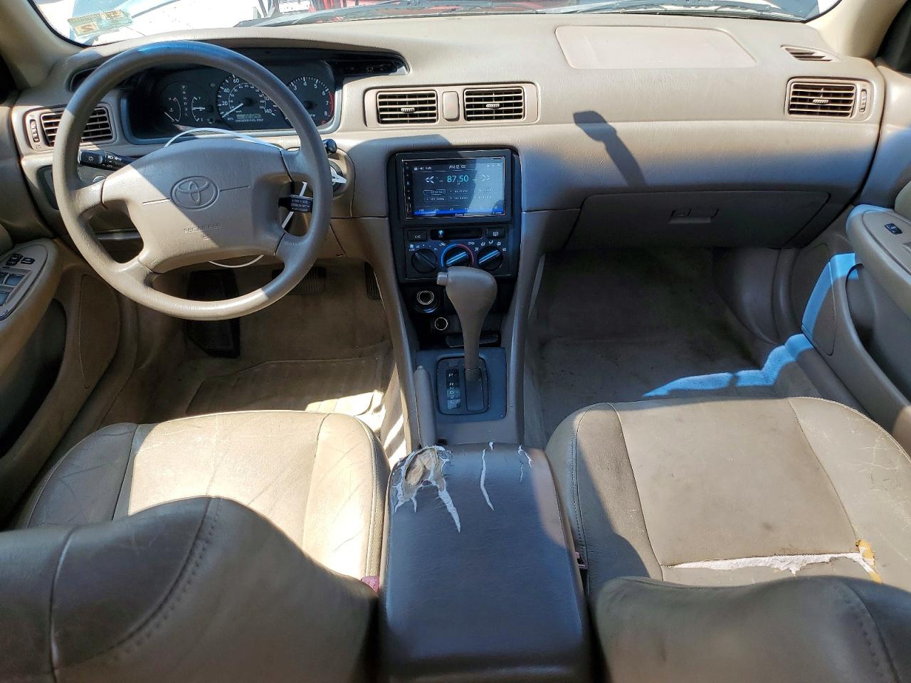 1998 Toyota Camry Le Green vin: JT2BG22K4W0118620