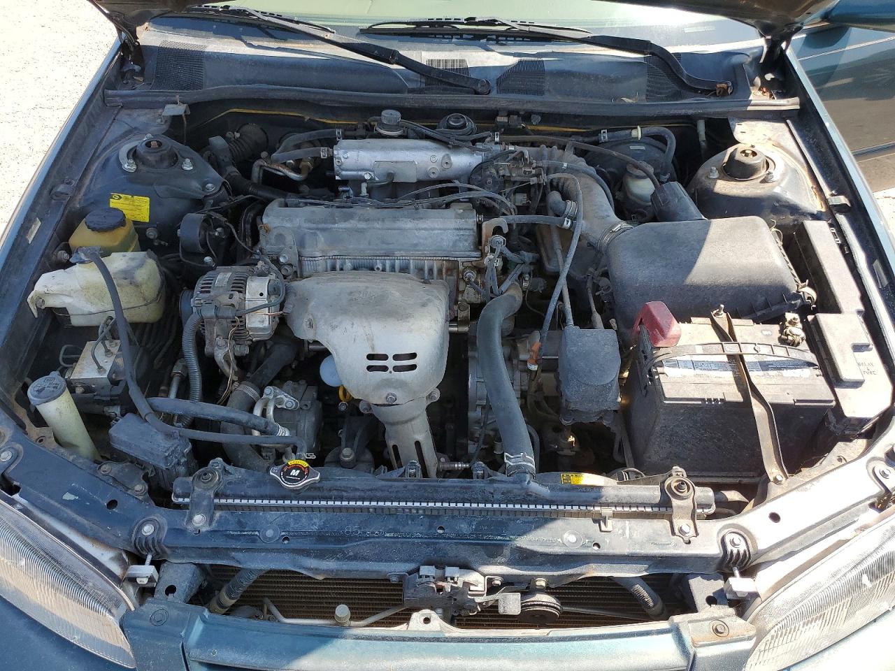 1998 Toyota Camry Le Green vin: JT2BG22K4W0118620