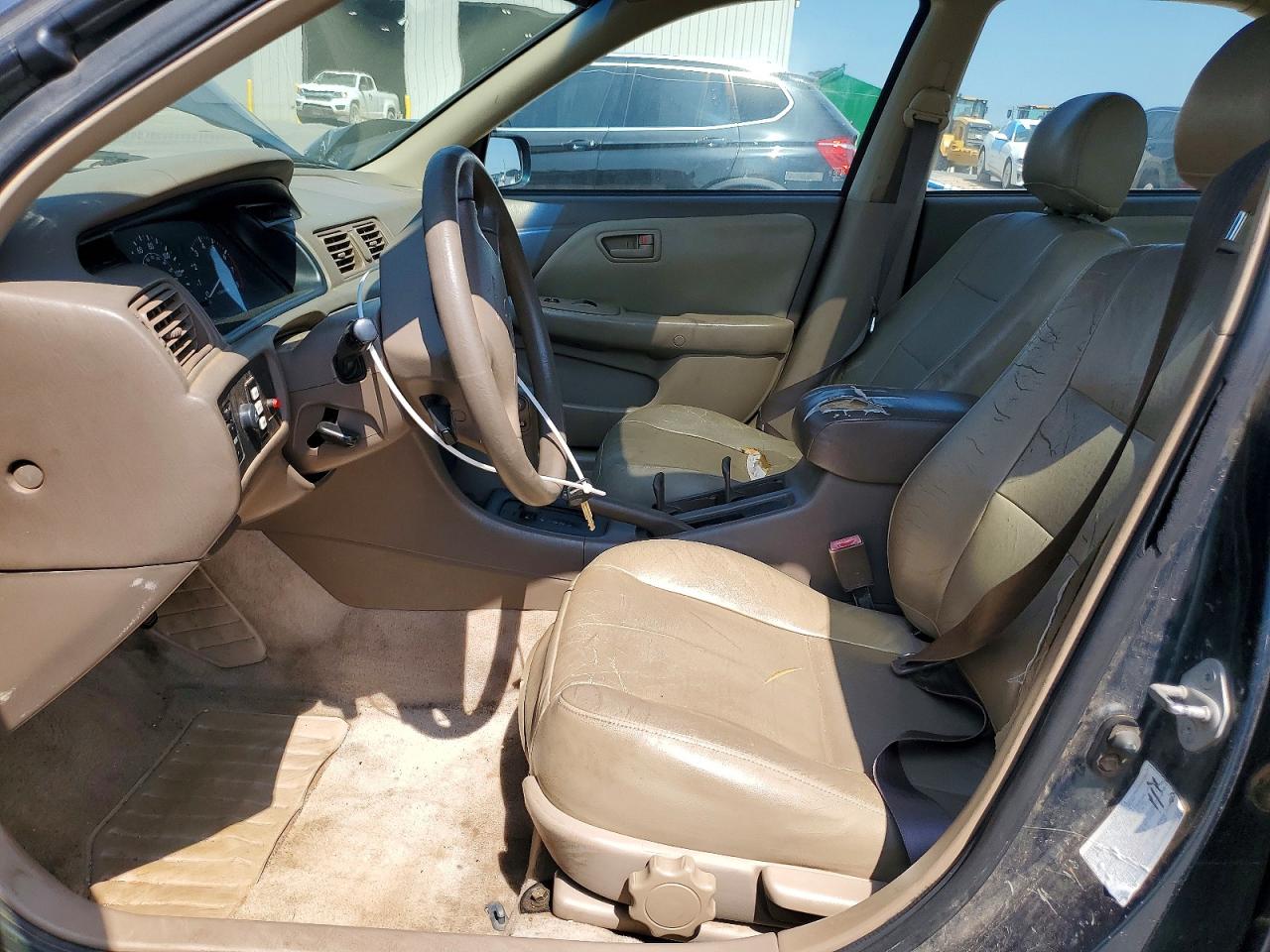 1998 Toyota Camry Le Green vin: JT2BG22K4W0118620