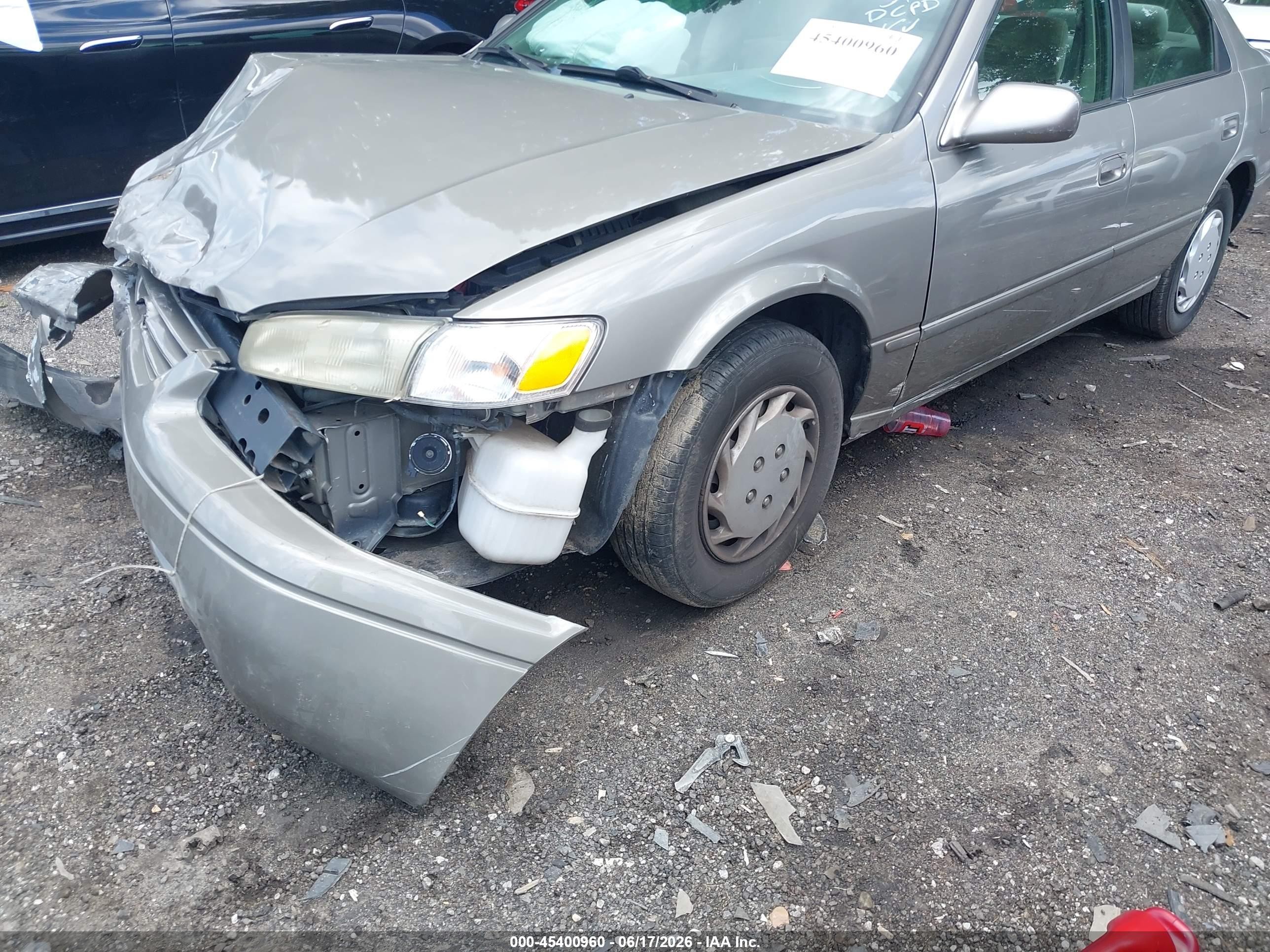 1998 Toyota Camry Le Золотой vin: JT2BG22K4W0166800