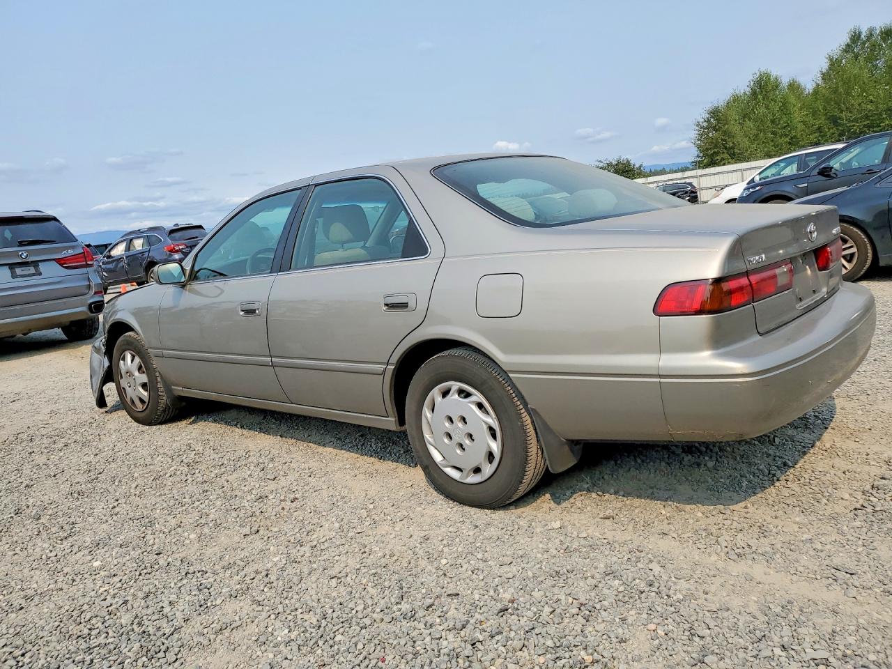 1999 Toyota Camry Le Желто-коричневый vin: JT2BG22K4X0331925